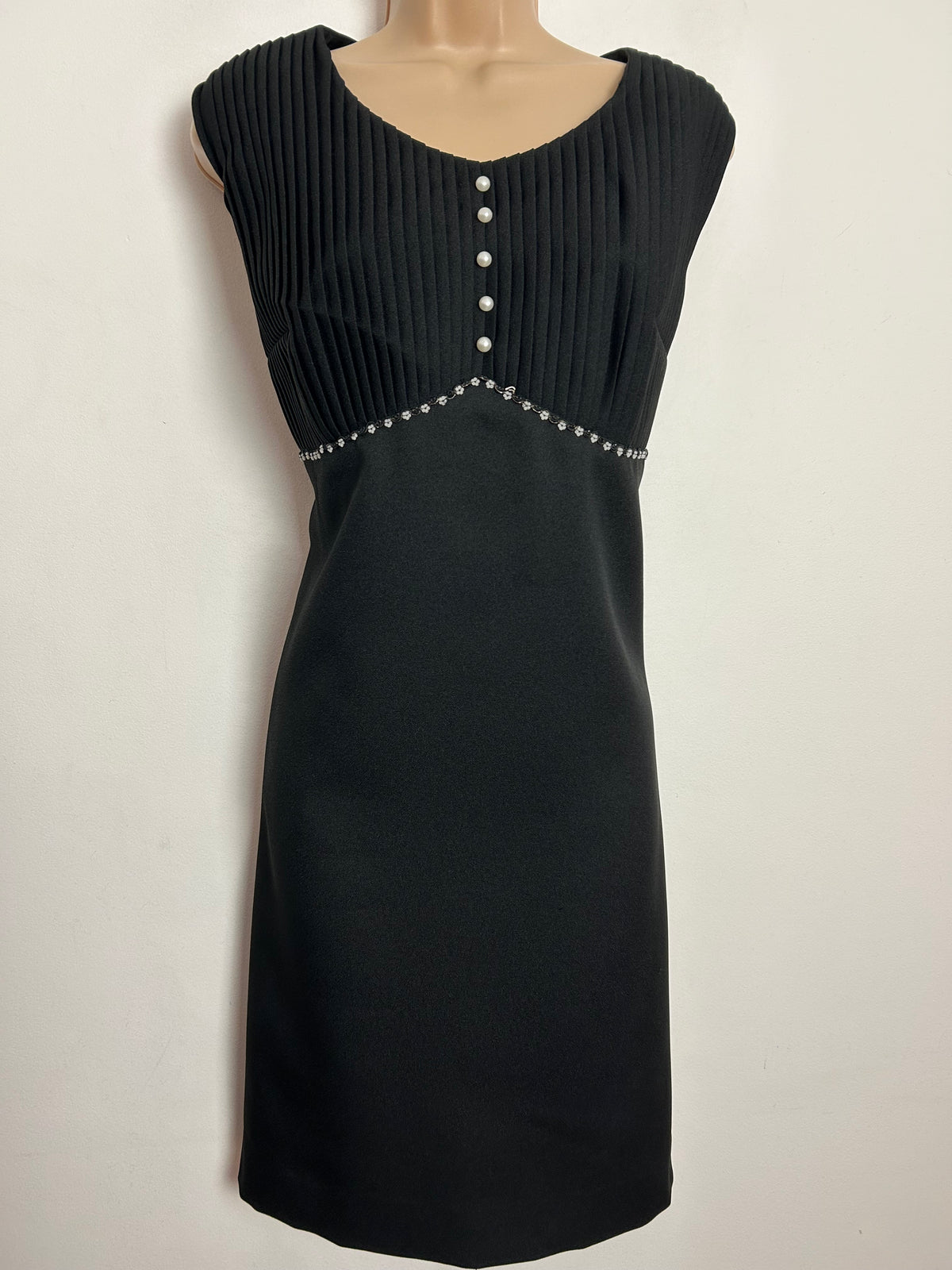 Vintage 1960s UK Size 12-14 Black Pleated Bodice Daisy Bead Trim Little Black Mod Shift Dress