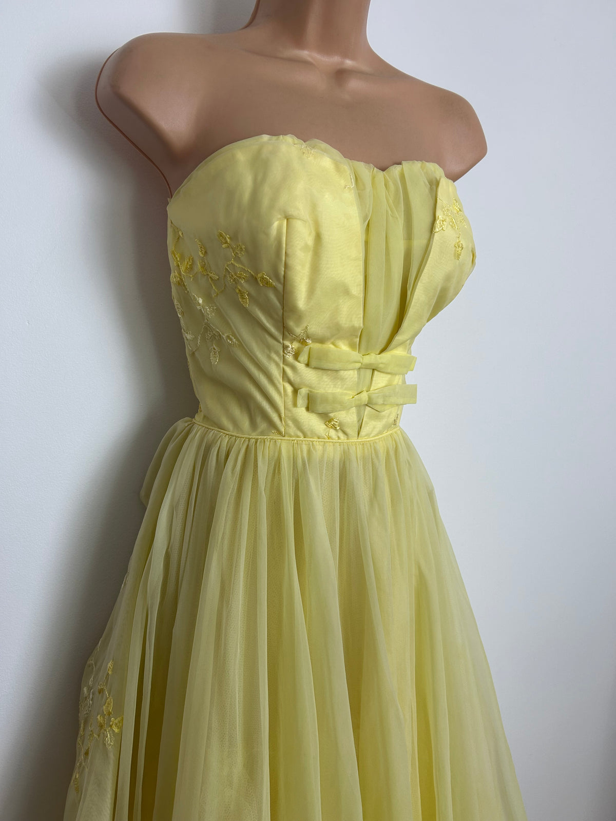 Vintage 1950s Size 8 Lemon Yellow Strapless Boned Chiffon Summer Prom Style Occasion Maxi Dress