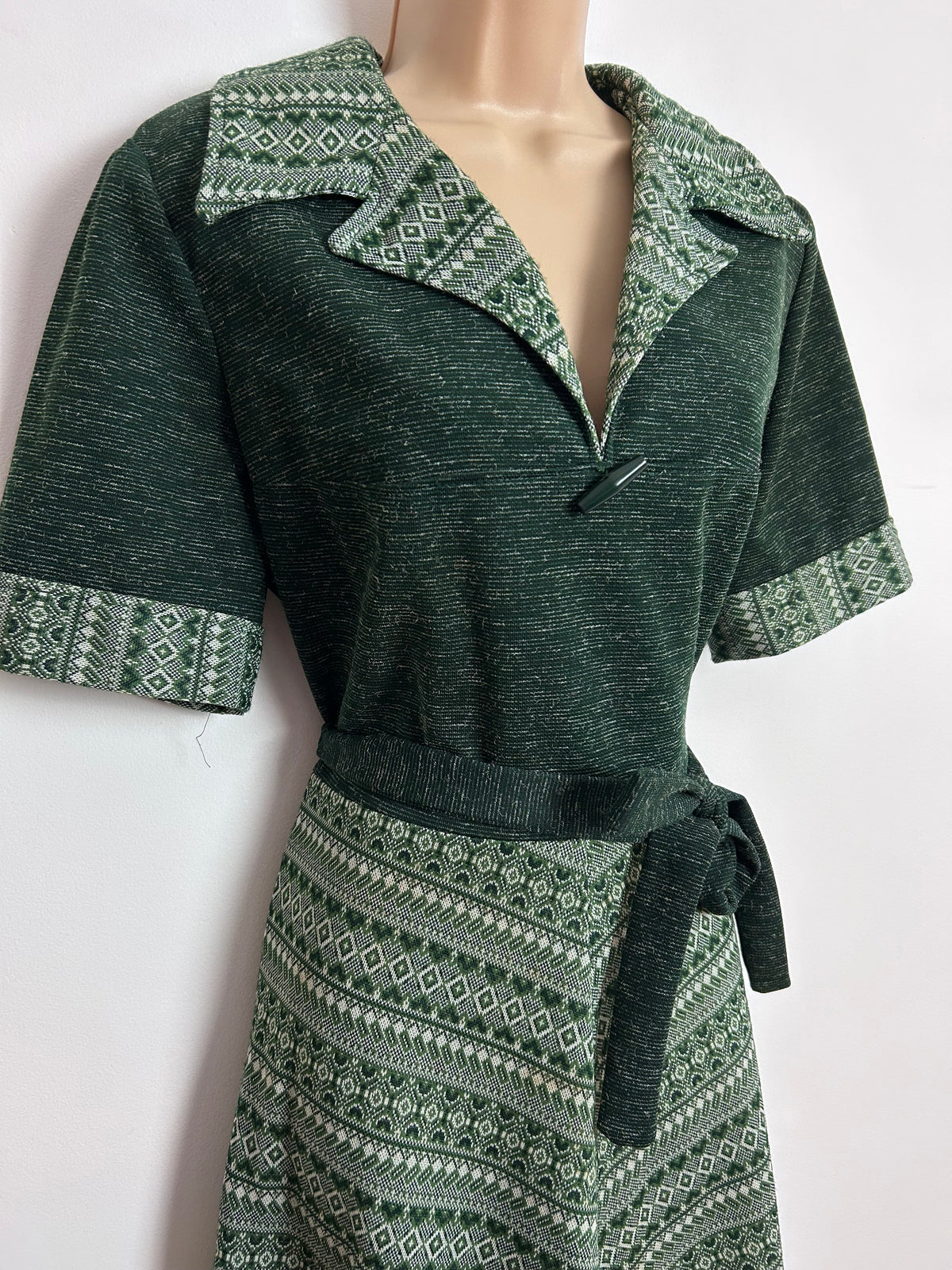 Vintage 1970s C&A UK Size 14 Dark Green & Abstract Print Jersey Double Collared Belted Day Dress