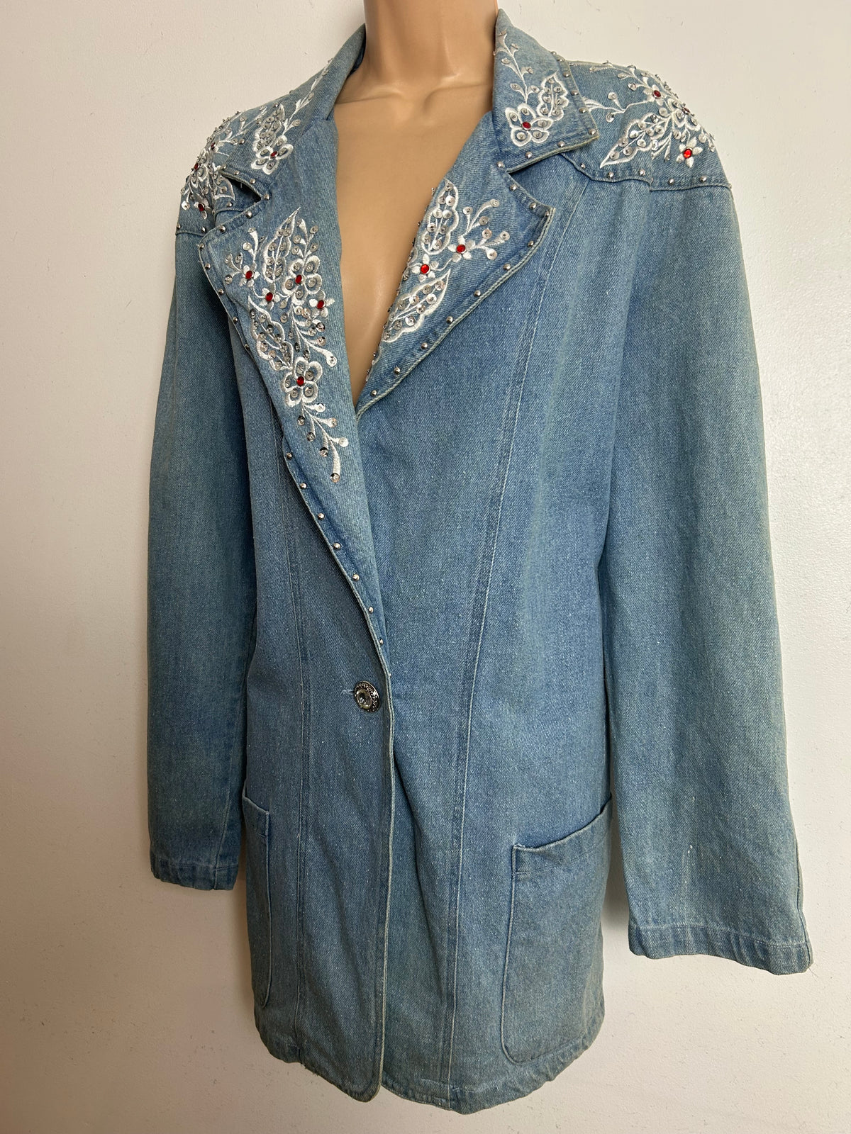 Vintage 1980s JENJEN BY DARIAN Size M (12-14) Stonewash Embroidered Jewel & Sequin Blazer Style Denim Jacket