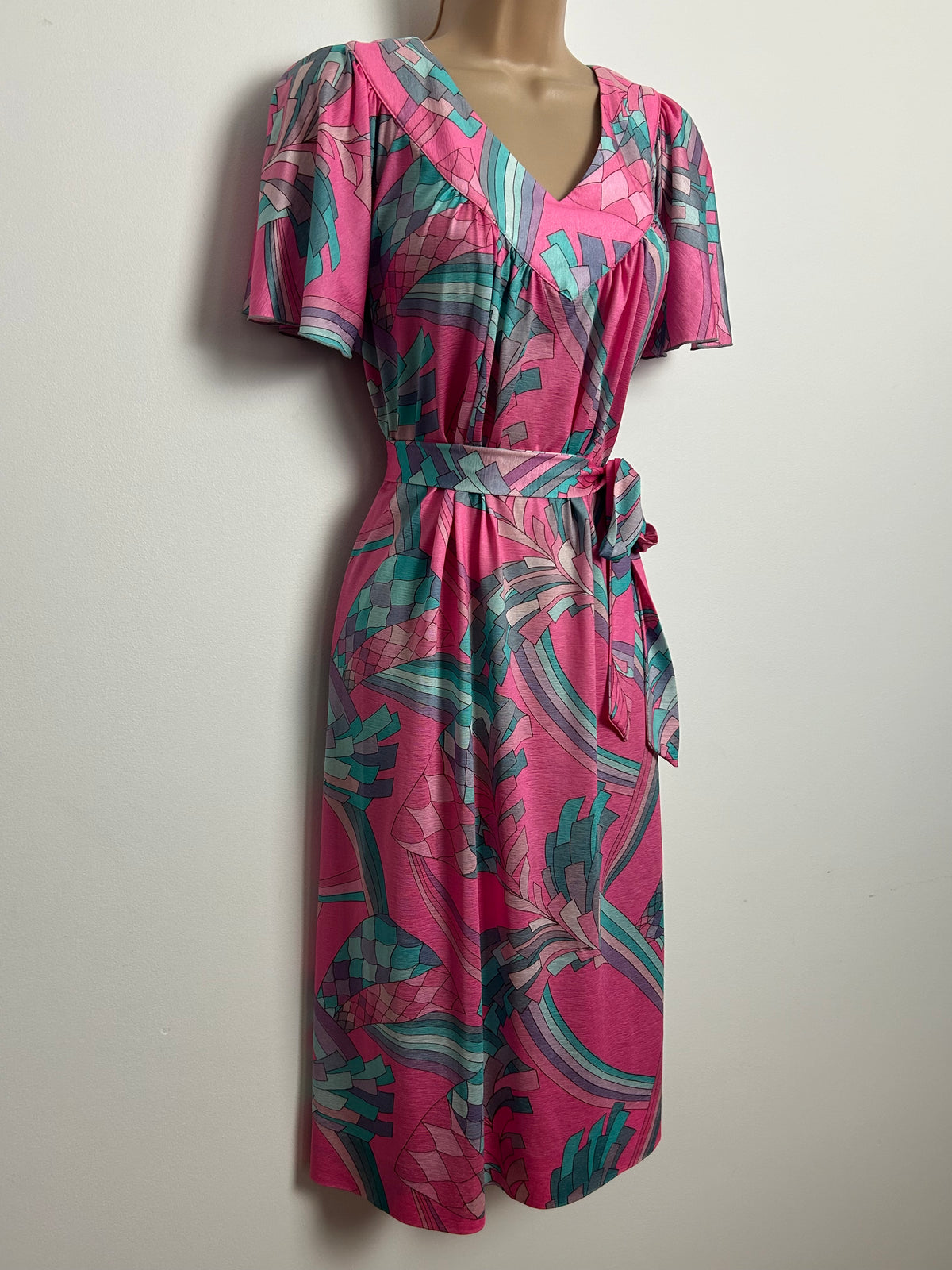 Vintage Late 1970s Made In Italy Size 12-14 Pink Mint & Lilac Abstract Geo Print Belted Dress
