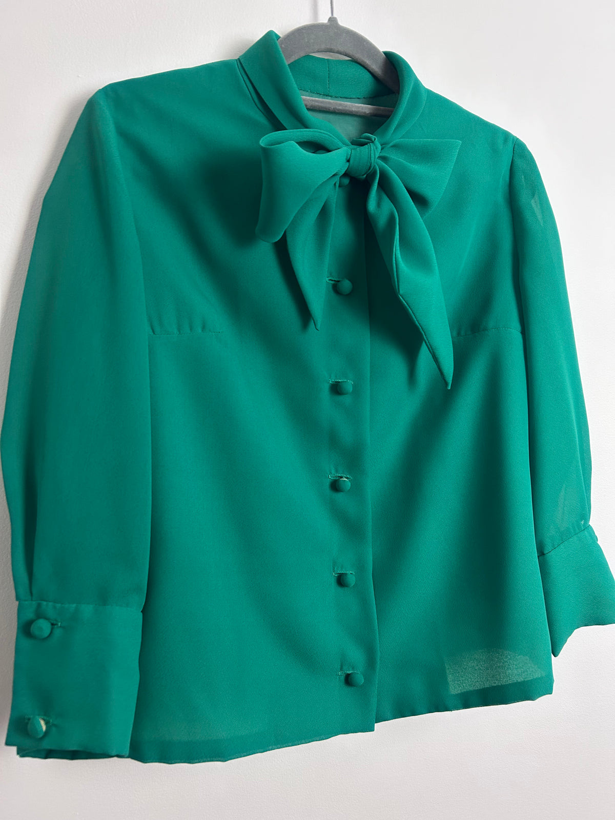 Vintage Late 1960s UK Size 12 Grass Green Pussy Bow Mid Length Sleeve Blouse