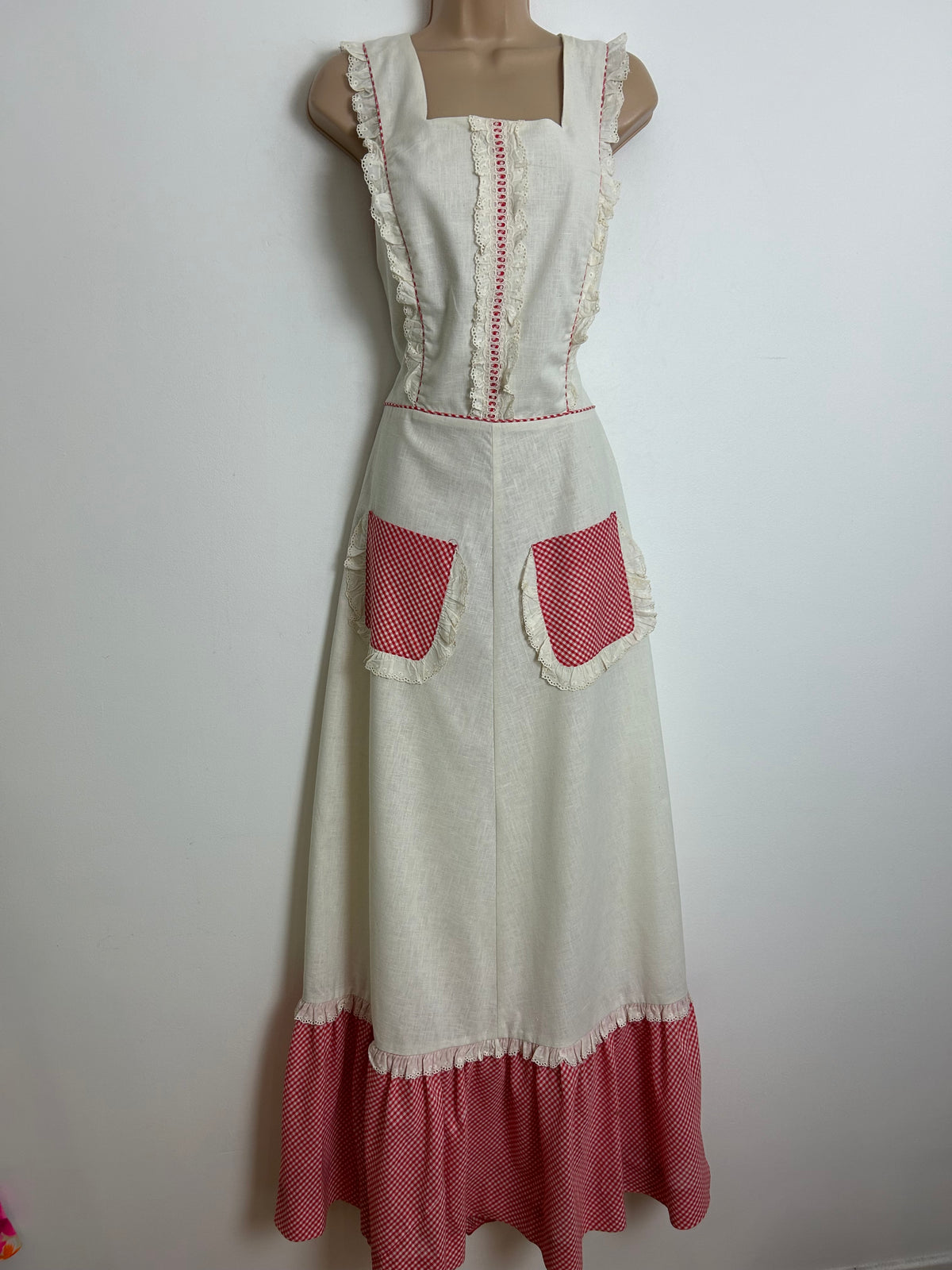 Vintage 1970s MR K Size 8 White & Red Gingham Contrast Open Back Pocket Detail Summer Prairie Boho Maxi Dress