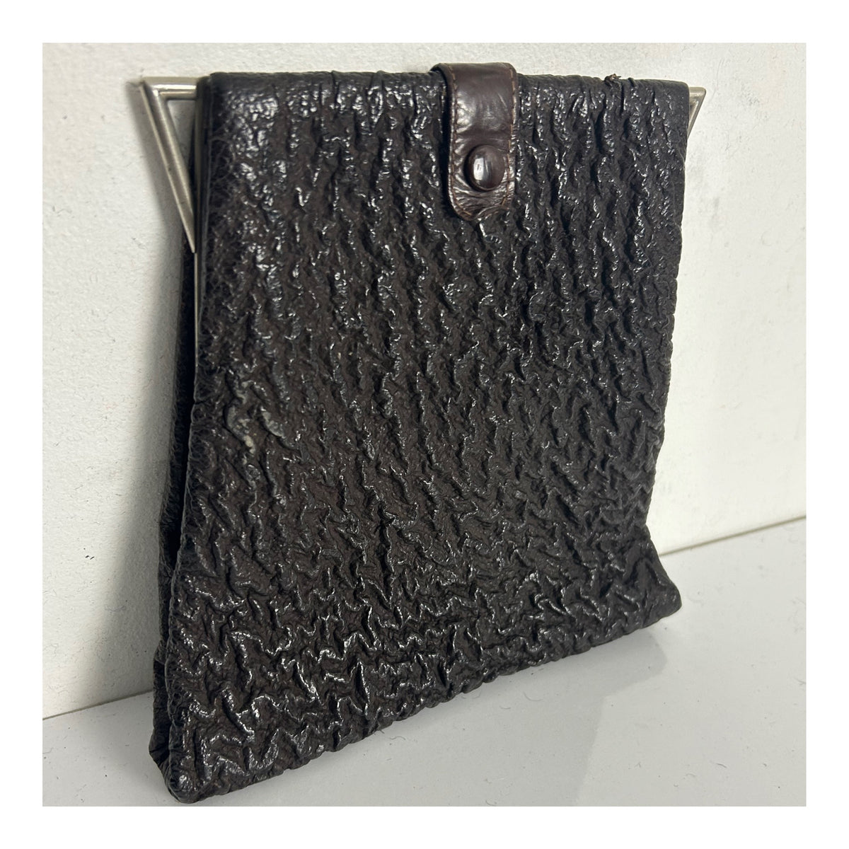 Vintage 1940s Dark Brown Textured Leather & Silver Frame Hand Strap Clutch Bag