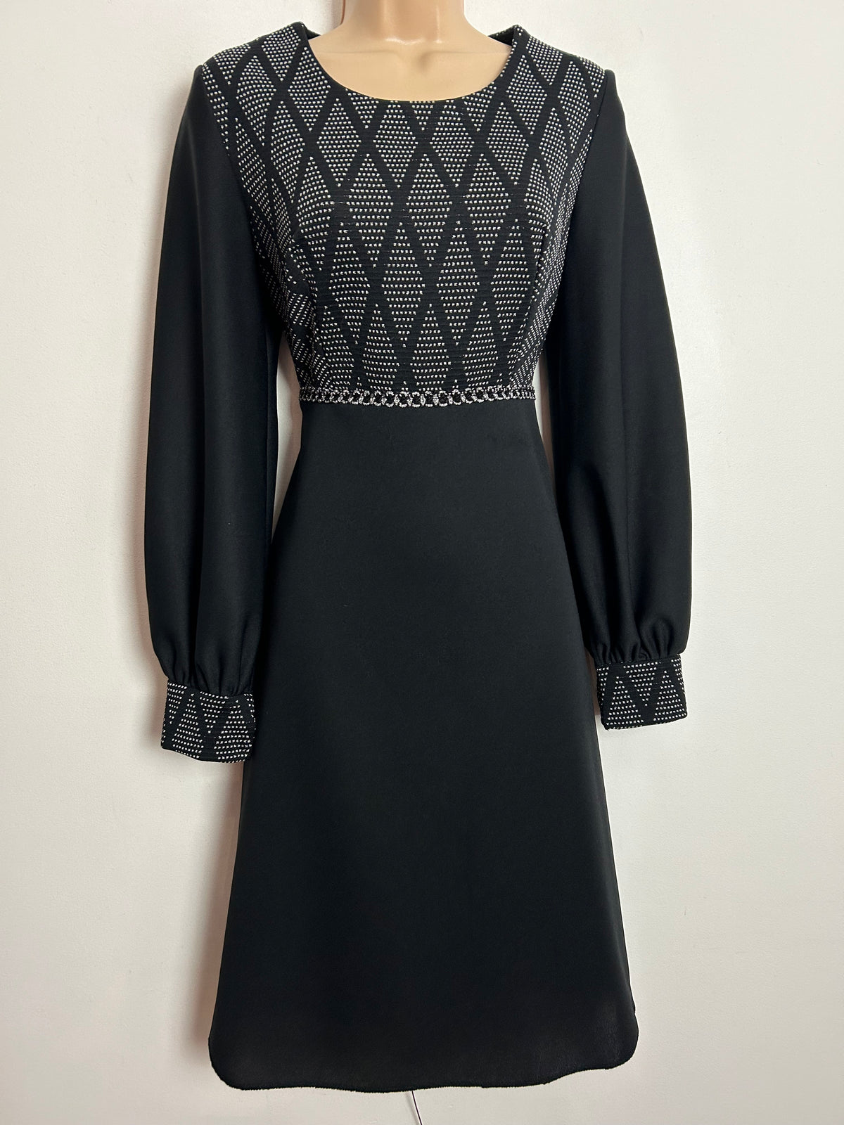 Vintage 1970s UK Size 10 Black & Sliver Lurex Long Sleeve Mod Party Occasion Dresss