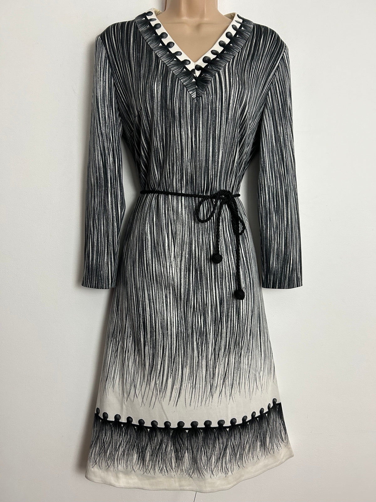 Vintage 1970s UK Size 14 Black White & Grey Abstract Stripe Print Long Sleeve Belted Day Dress