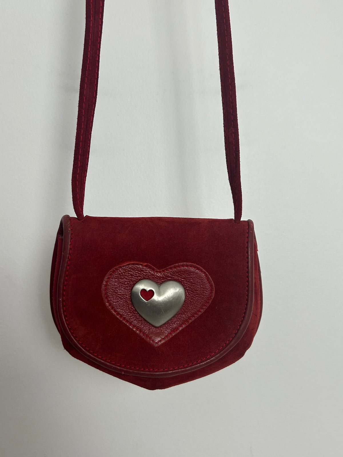 Vintage Early 1980s German Folk Red Suede Heart Detail Oktoberfest Trachten Dirndl Mini Crossbody Bag