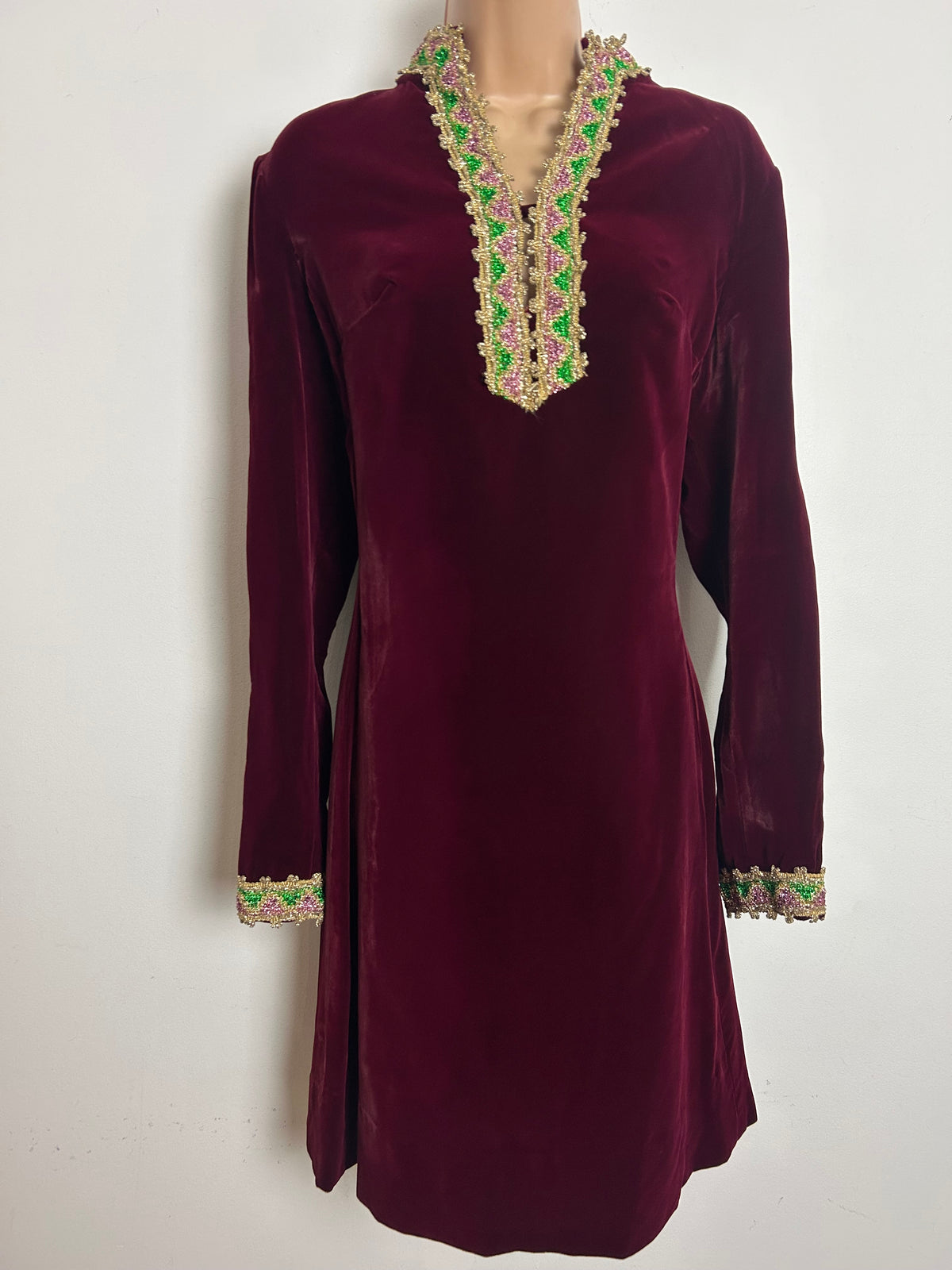 Vintage 1960s Size 10-12 Maroon Velvet & Gold Green & Pink Braid Trim Xmas Shift Dress