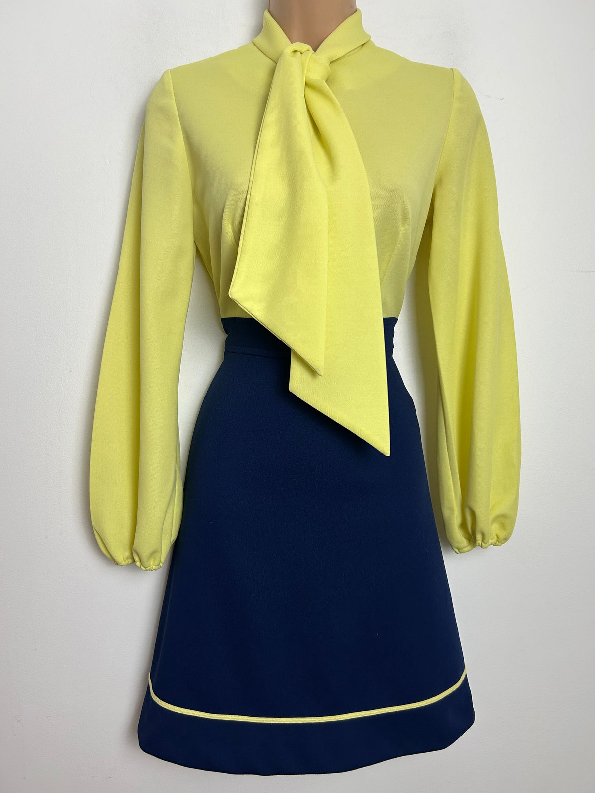 Vintage 1960s Size 8 Navy Blue & Yellow Scarf Neck Long Sleeve Mod Dress & Matching Jacket (Copy)