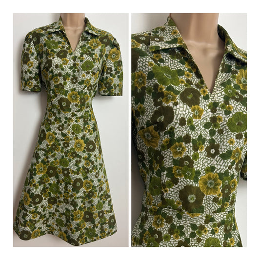 Vintage 1960s Size 10 Green Tones Floral Print Short Sleeve Mod Day Dress