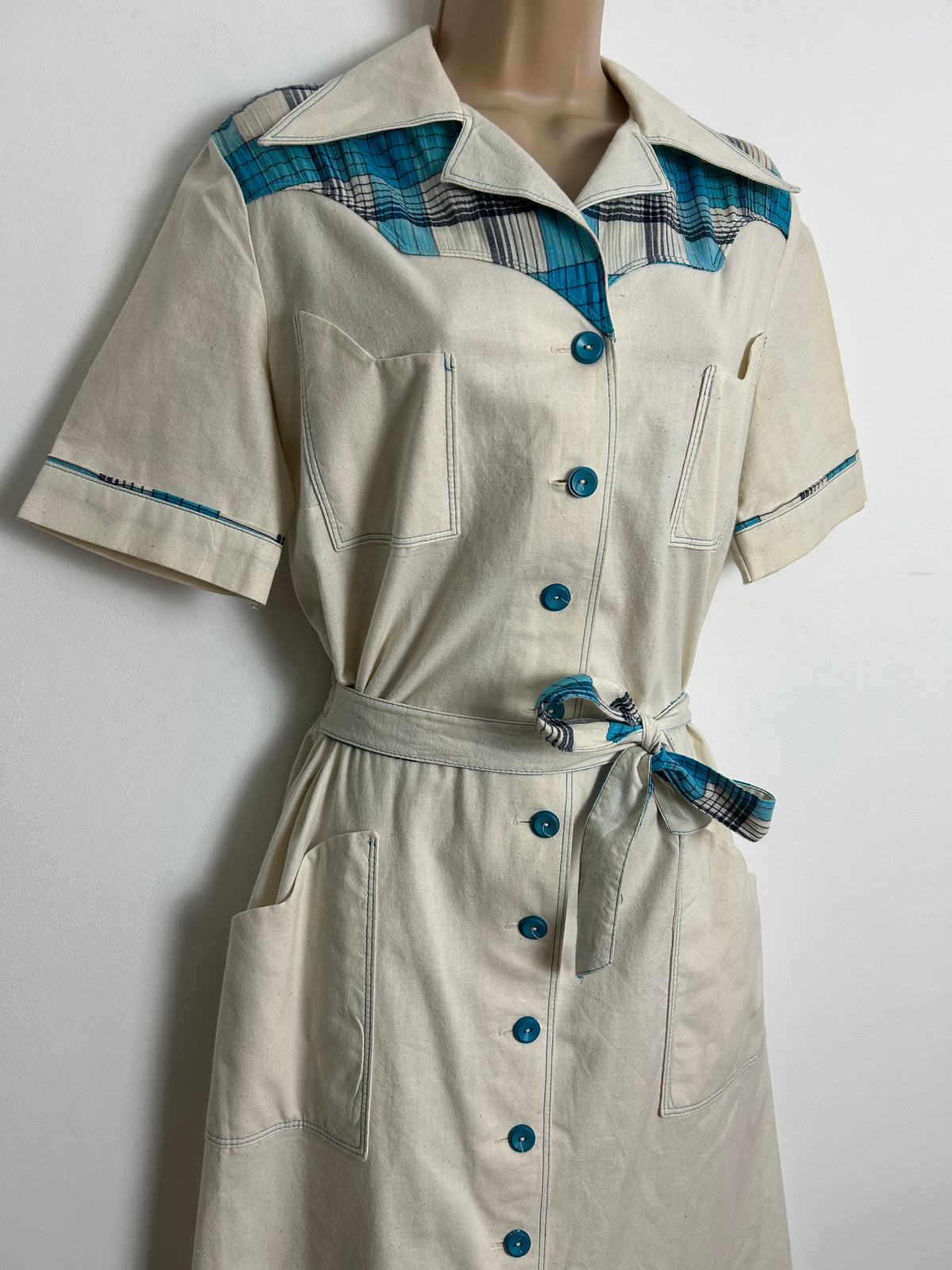 Vintage 1970s CANDA INTERNATIONAL Size 12-14 Beige & Blue Check Contrast Cotton Shirt Dress