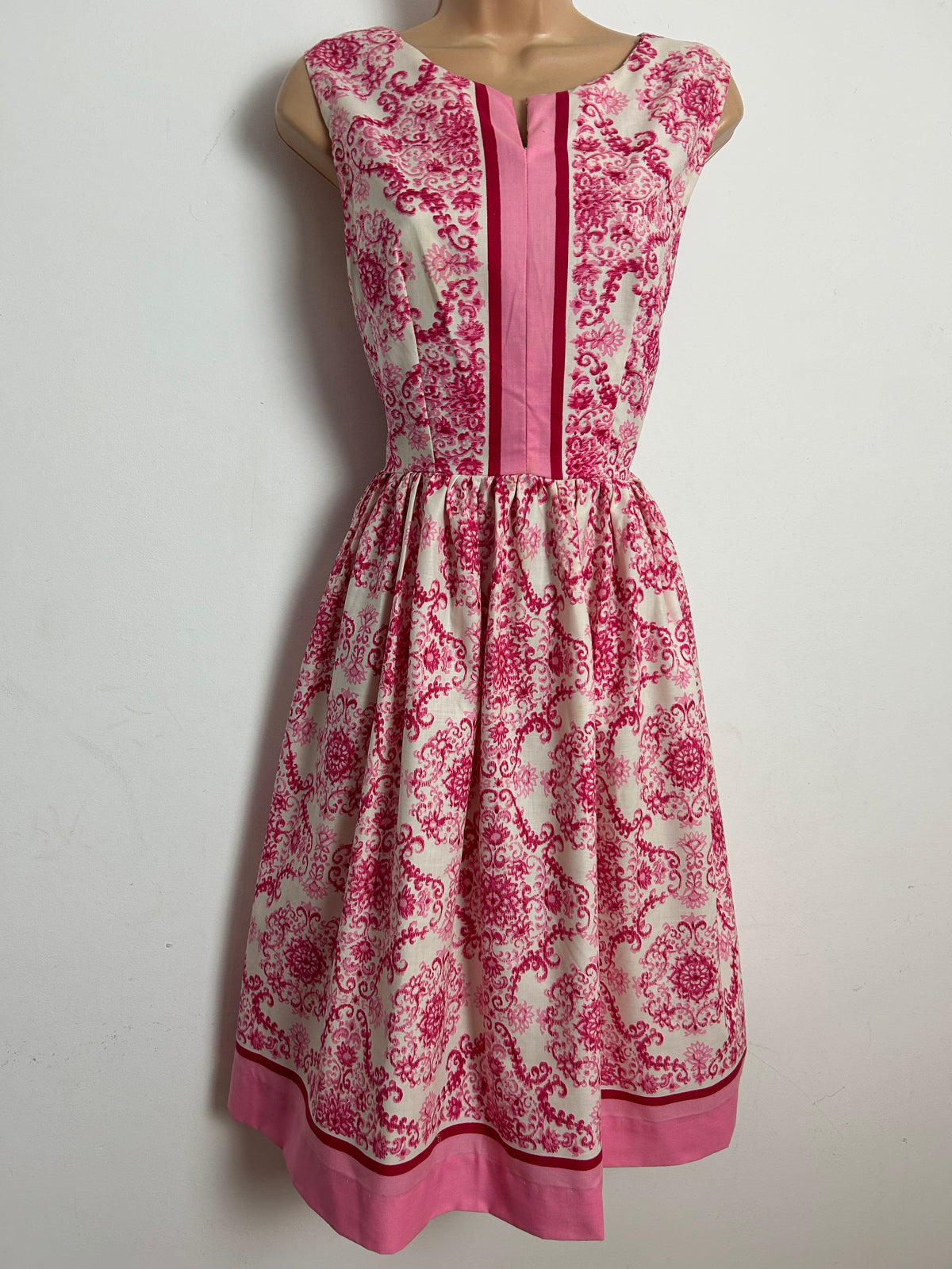 Vintage 1950s WANDA Size 12 White & Pink Tones Nouveau Print Cotton Summer Day Dress
