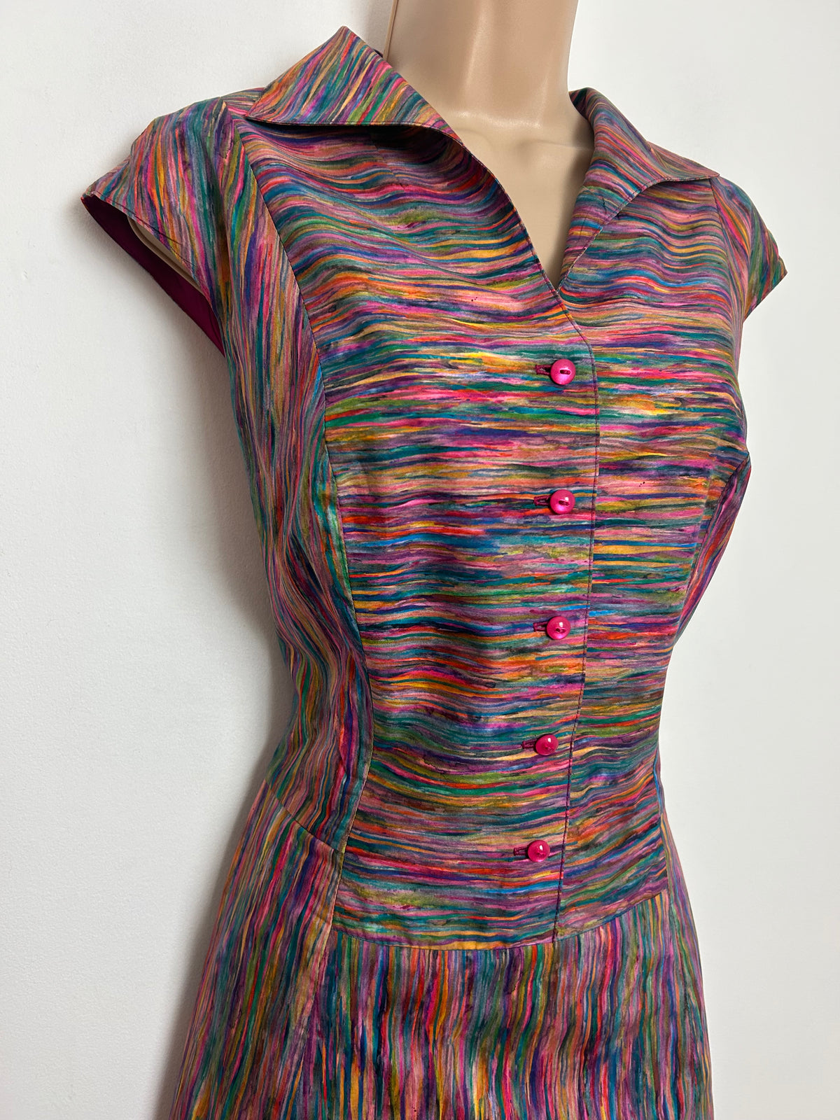Vintage 1970s Size 10 Pink Blue Purple & Green Stripe Print Sleeveless Day Dress
