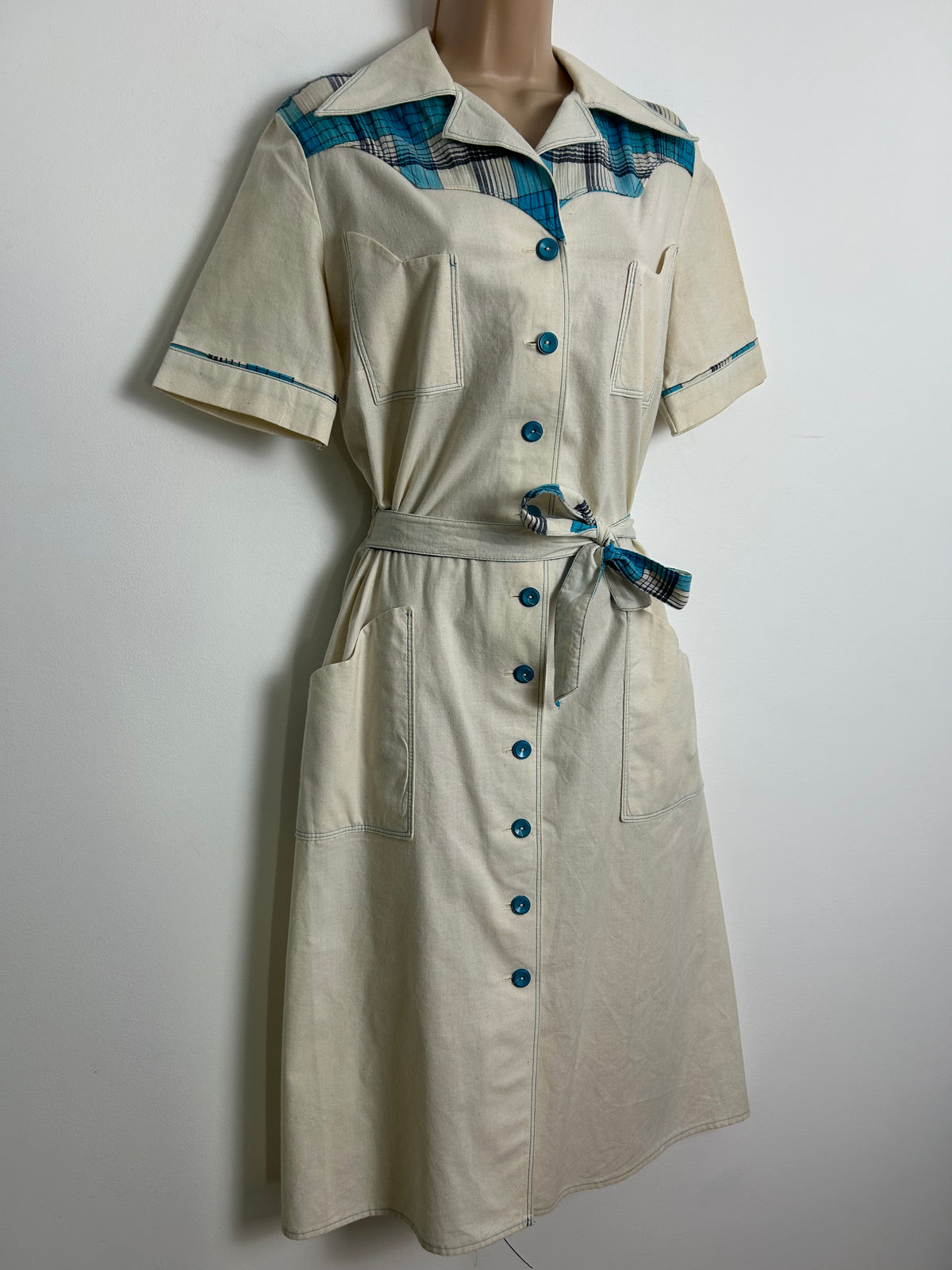 Vintage 1970s CANDA INTERNATIONAL Size 12-14 Beige & Blue Check Contrast Cotton Shirt Dress