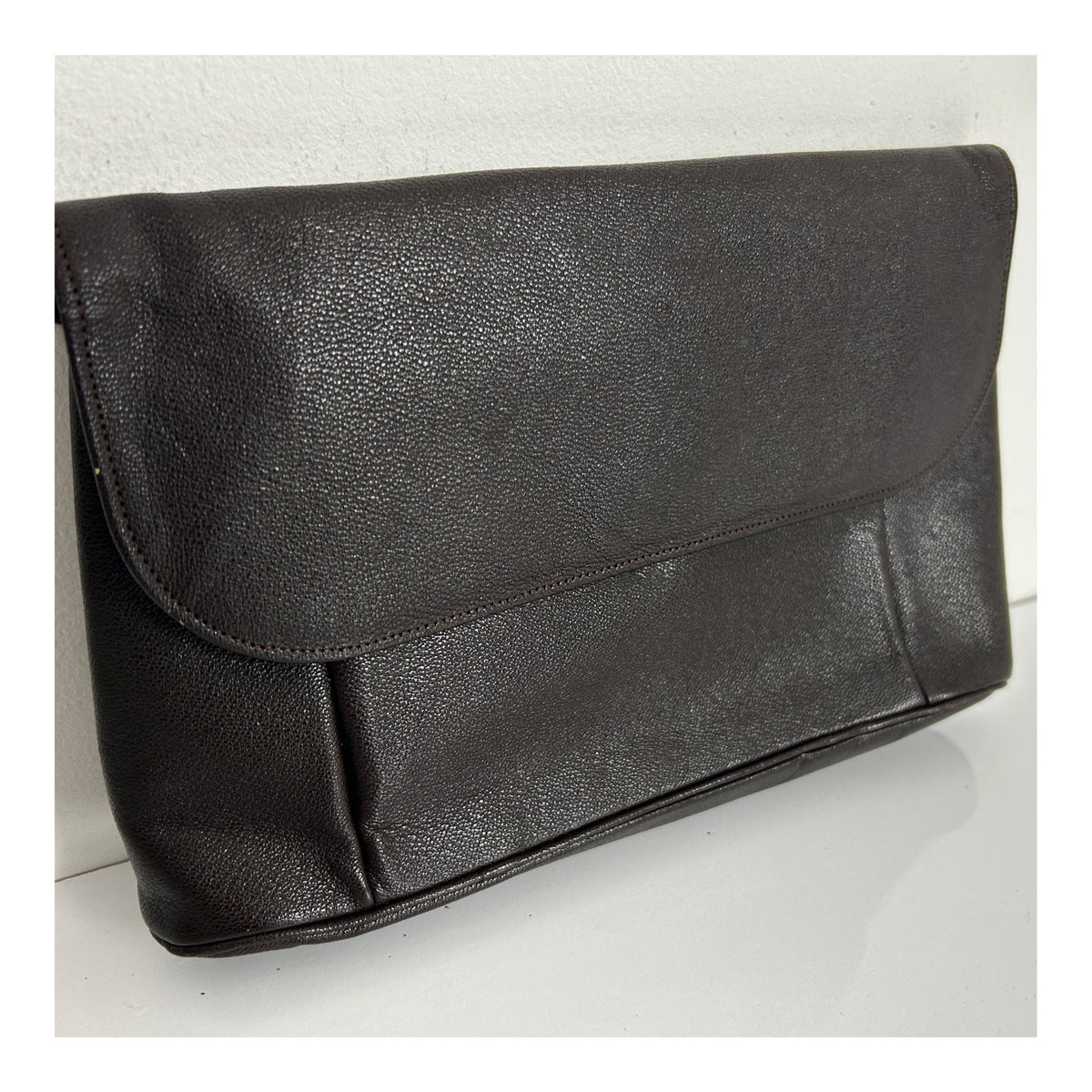 Vintage 1950s Dark Brown Leather Clutch Bag With Finger Strap