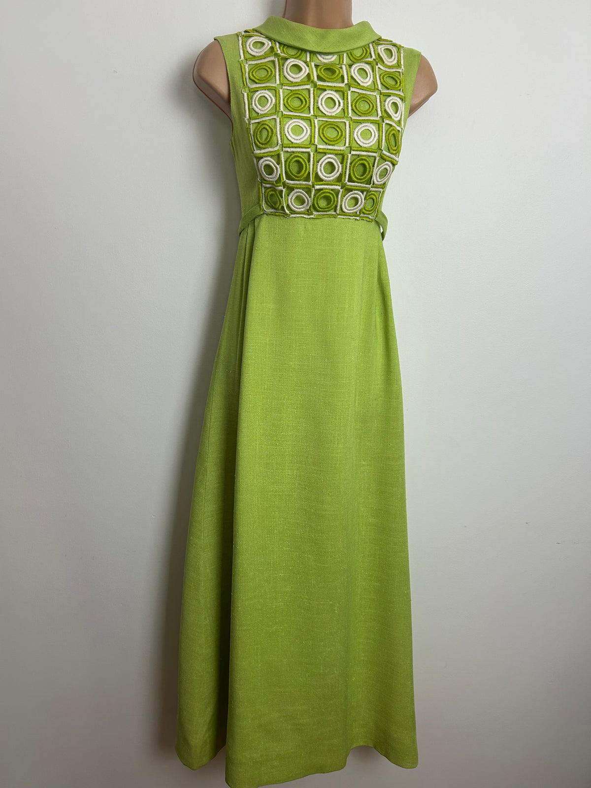 Vintage 1960s Size 6 Lime Green & White Embroidered Cut Out Panel Detail Occasion Maxi Dress