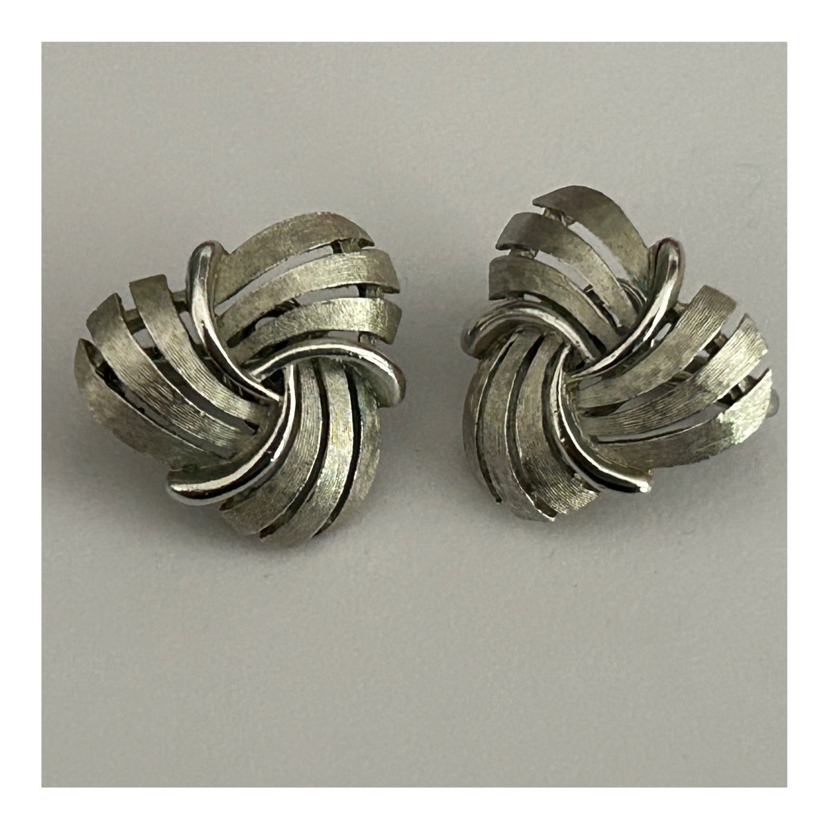 Vintage 1960s TRIFARI Silver Tone Matt Clip On Earrings