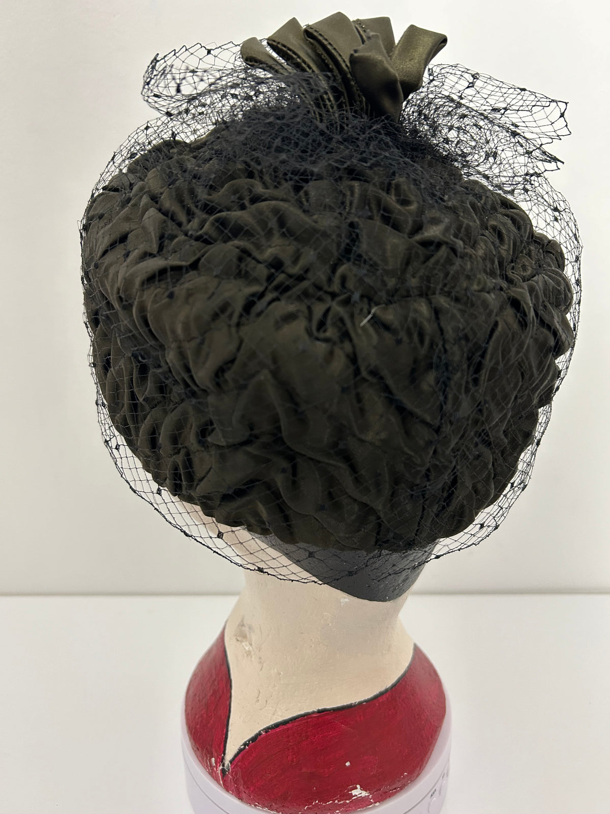 Vintage 1950s JACOLL Made In England Brown Crinkled Satin Net Covered Pill Box Hat
