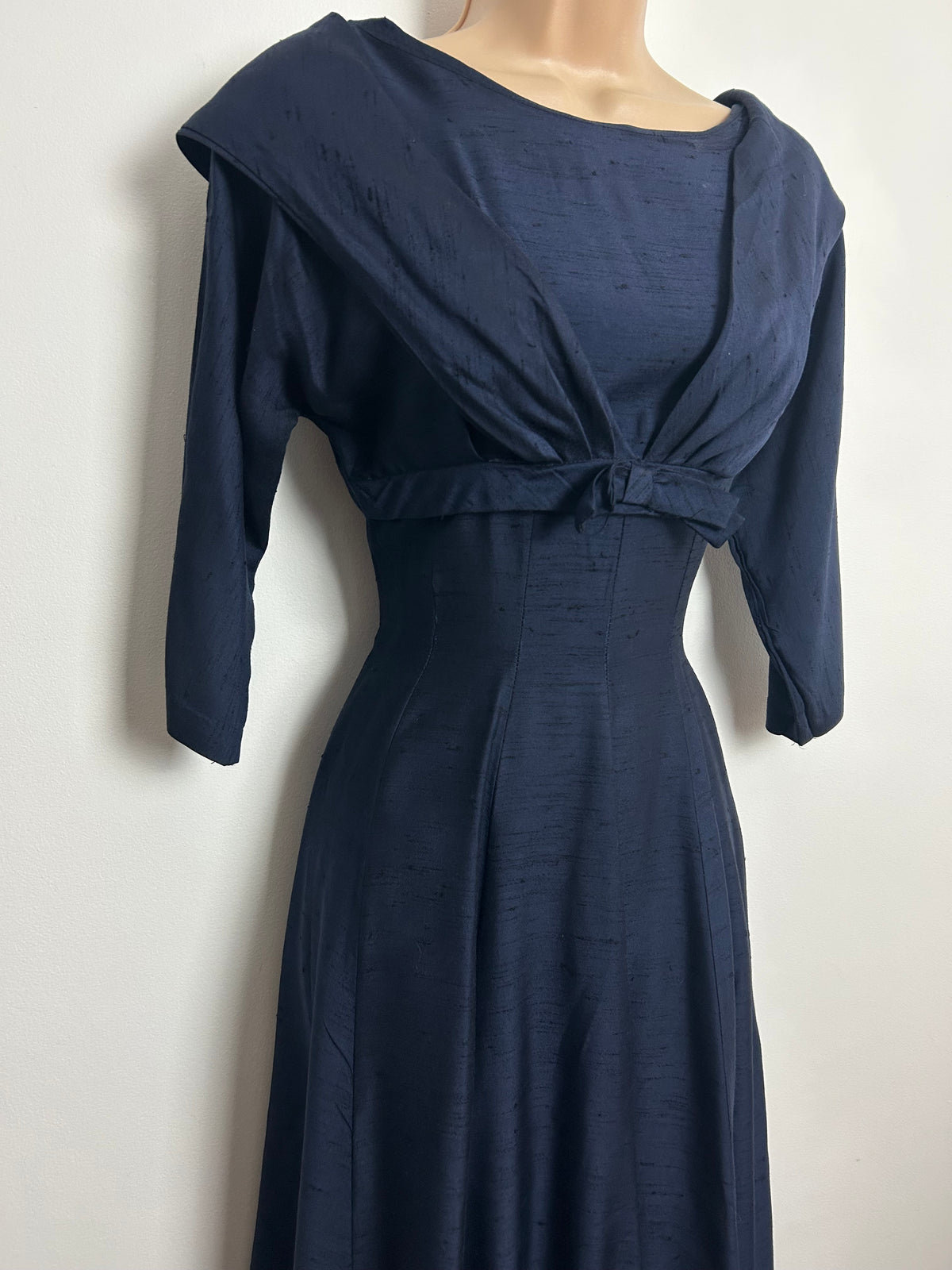 Vintage Late 1940s Early 1950s Size 6 Navy Blue Slubbed Rayon Fitted Wiggle Dress