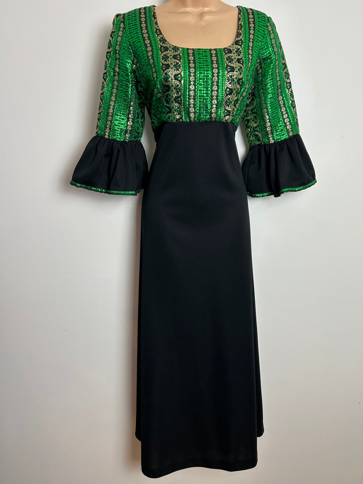Vintage 1970s Size 10 Black Green & Gold Metallic Brocade Bodice Flared Cuff Xmas Party Evening Maxi Dress
