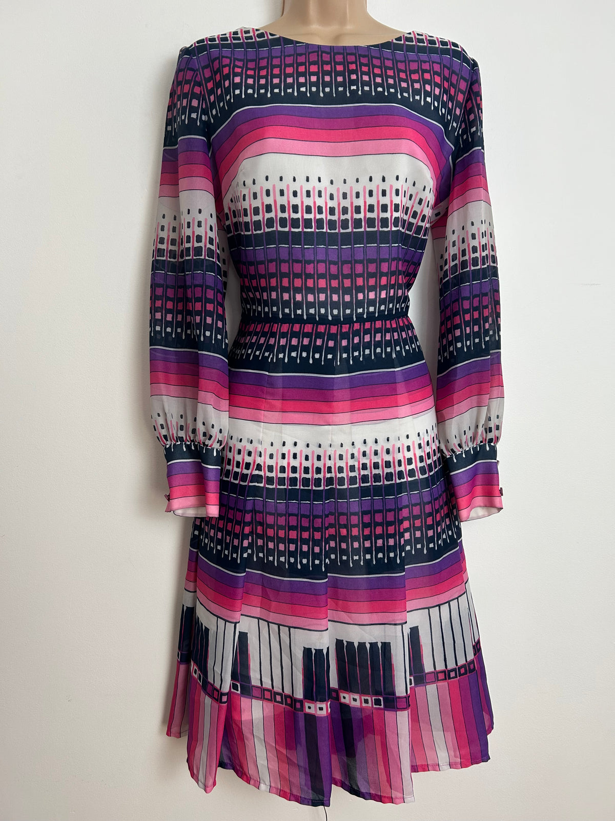 Vintage 1970s EIN FINK Size 12 Black White Pink & Purple Geometric & Stripe Print Long Sleeve Pleated Dress