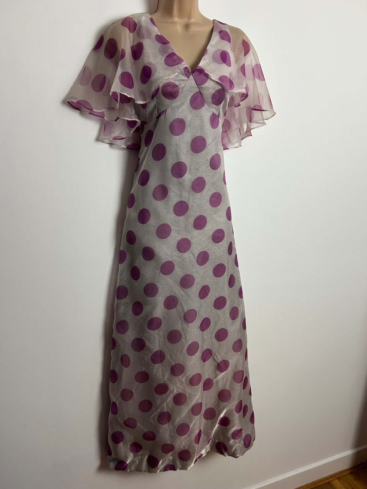 Vintage 1970s ALEXANDER CLARE UK Size 6-8 Pale Silvery Grey & Pink Spot Print Cape Sleeve Maxi Dress