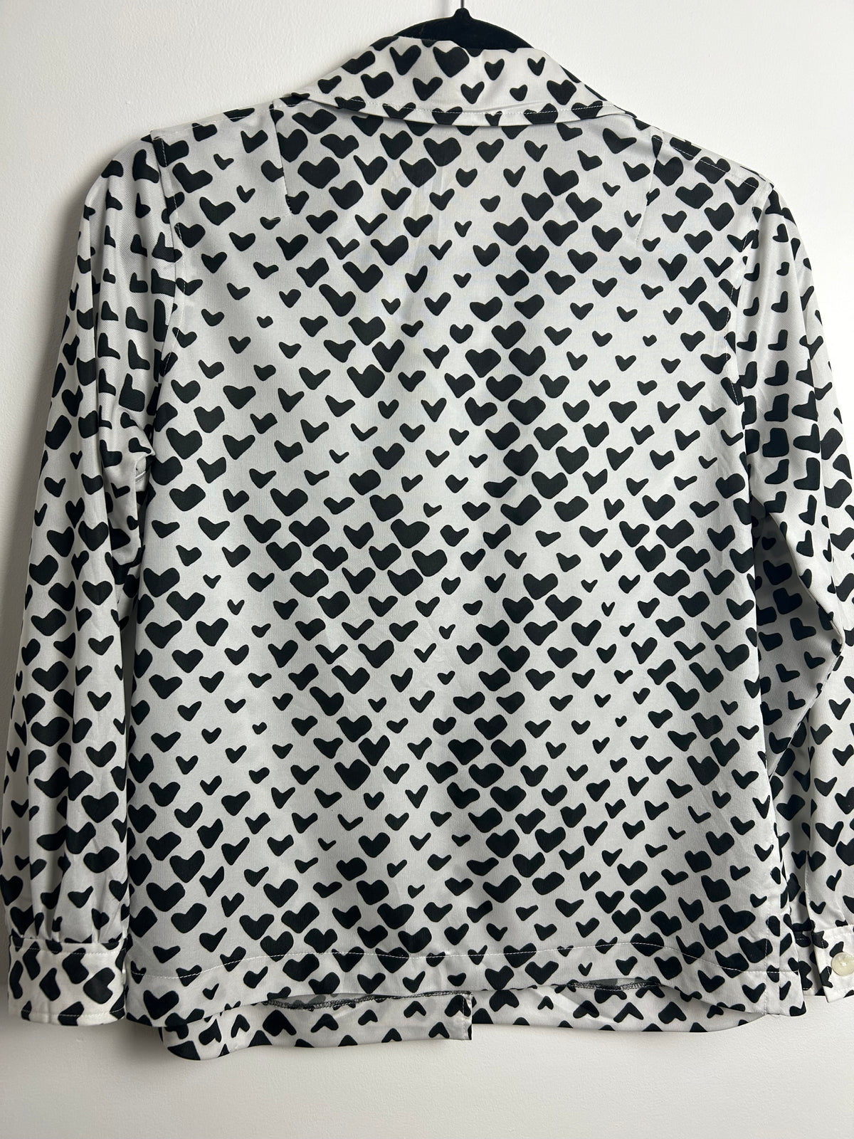Vintage 1970s Size 12 White & Abstract Heart Print Long Sleeve Shirt