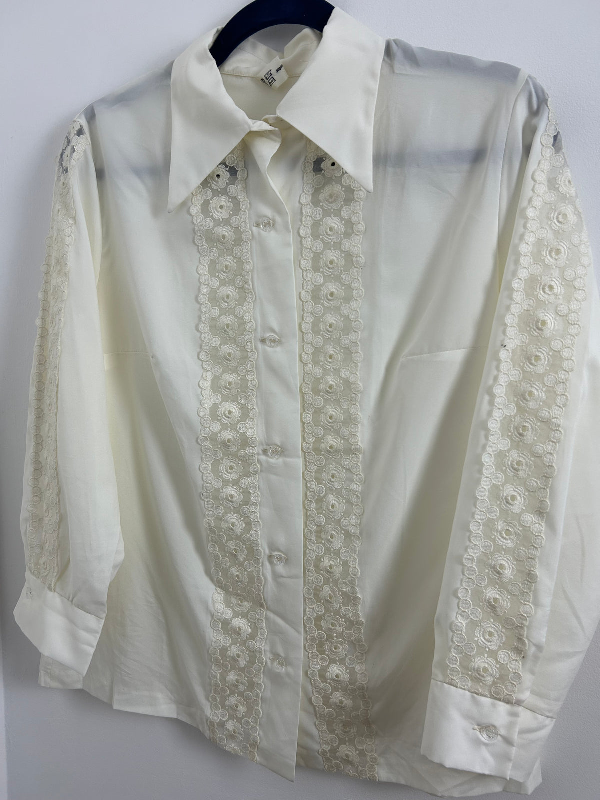 Vintage 1970s Size 14 Cream Pointed Collar Lace Panels Long Sleeve Shirt