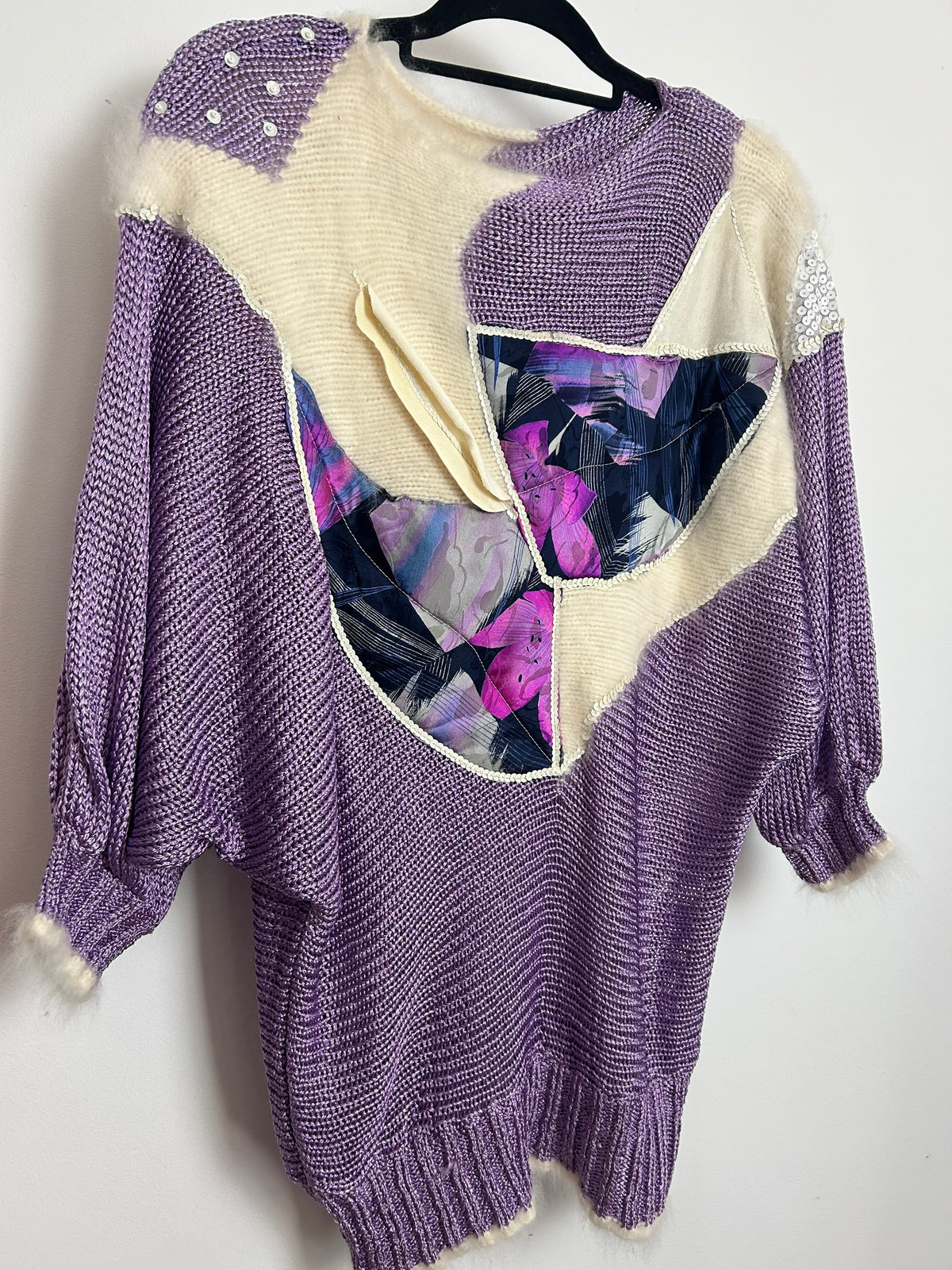 Vintage 1980s Size 12-14 Lilac & Cream Applique & Sequin Detail Slouchy Bat Wing Jumper