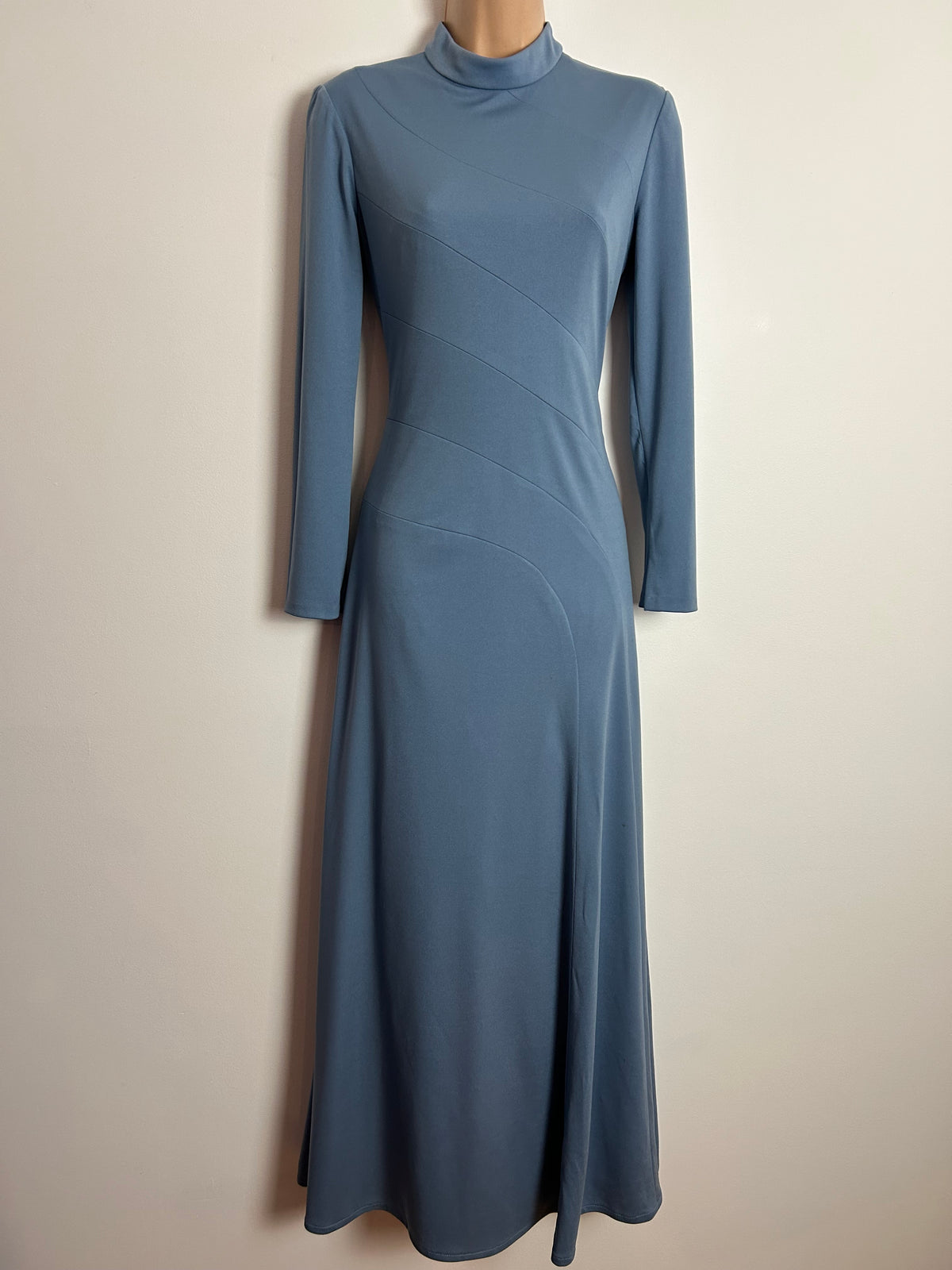Vintage 1960s JEAN ALLEN Size 8 Powder Blue Long Sleeve Panel Detail Occasion Maxi Dress