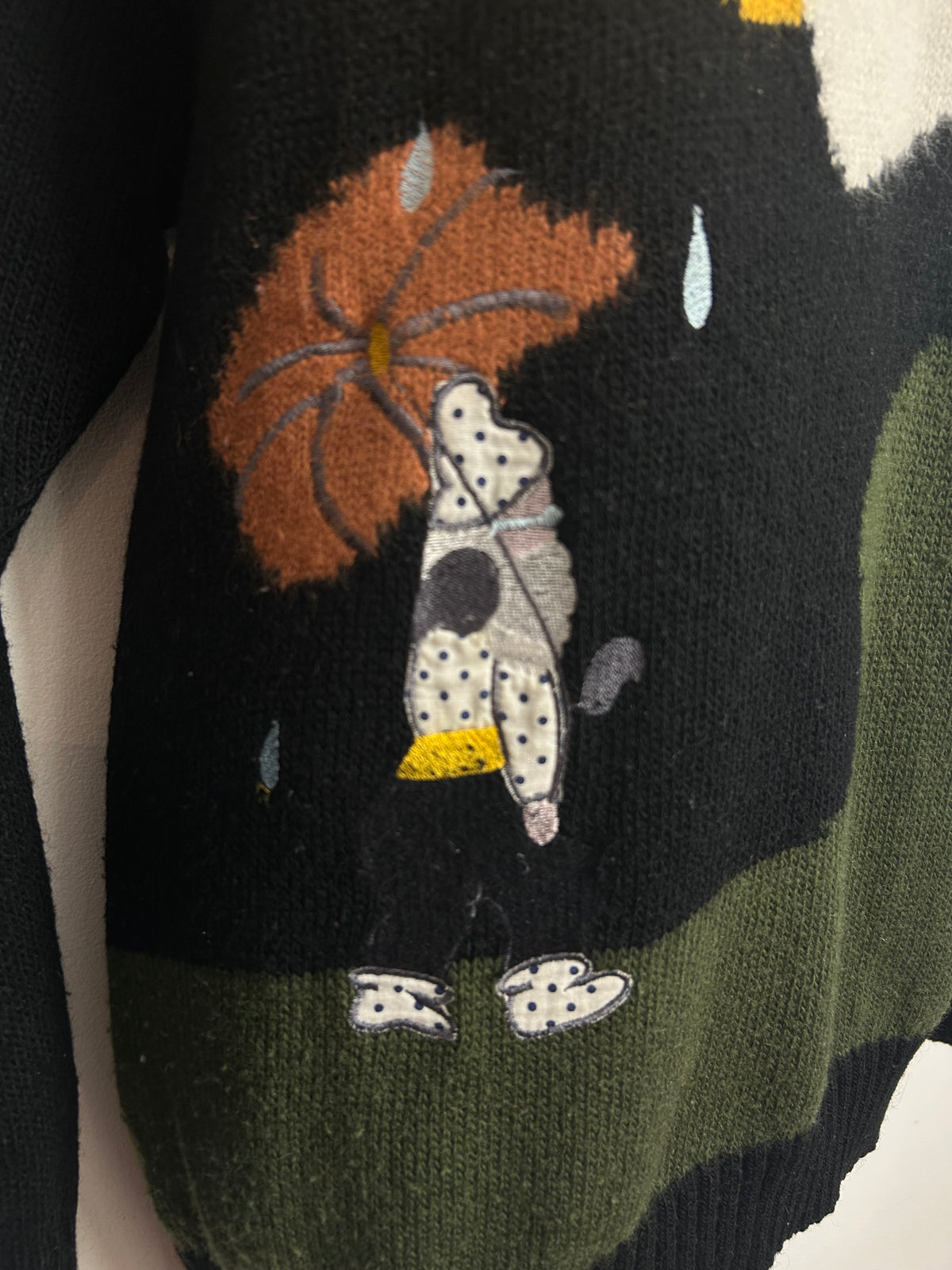 Vintage 1980s Size L (Up to Size 16) Black Mustard & Cream Figurine With Brolly Applique Long Sleeve Jumper