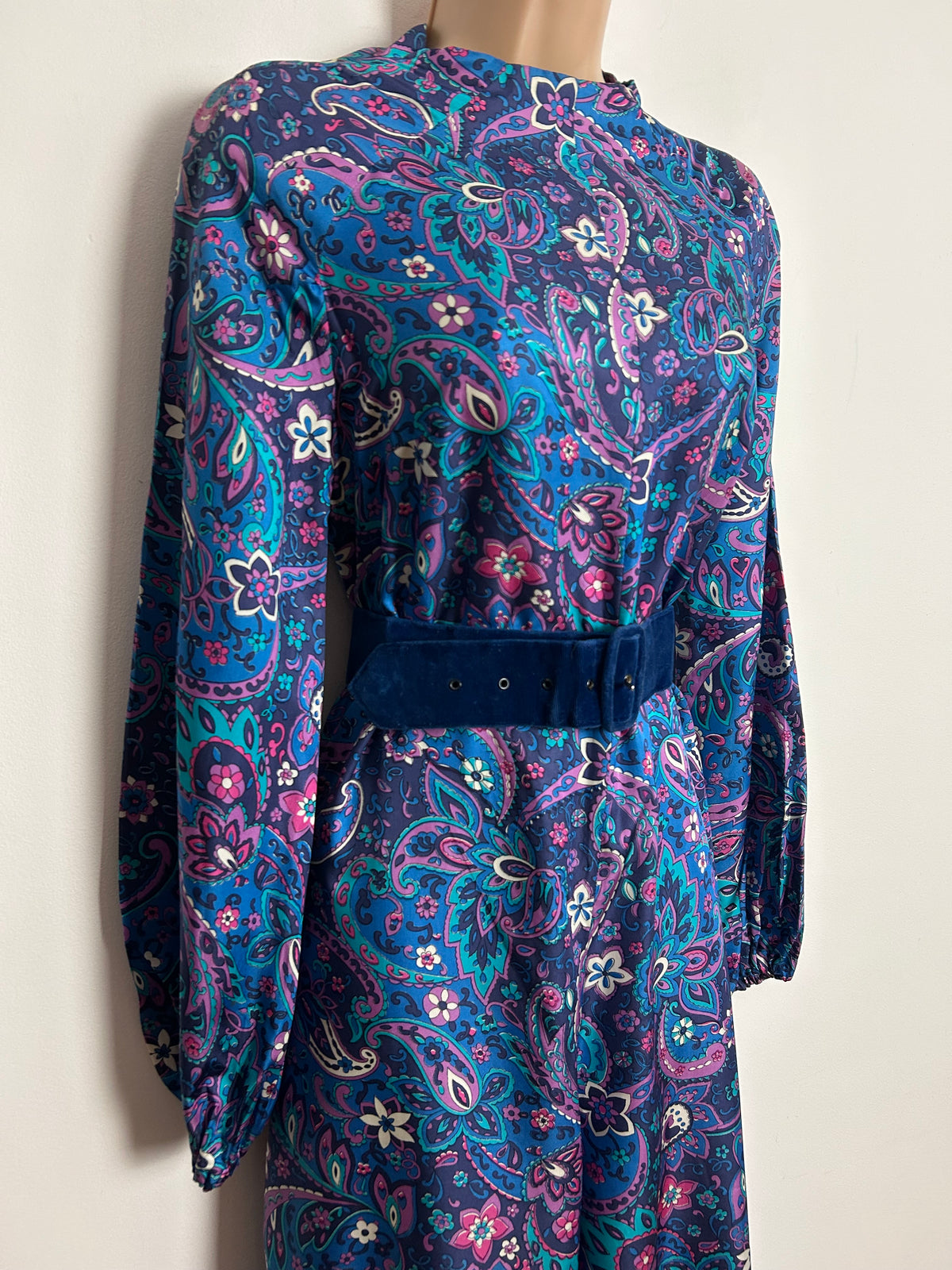 Vintage Late 1960s UK Size 8 Blue Purple & Pink Tones Paisley Print Long Sleeve Wide Leg Jumpsuit