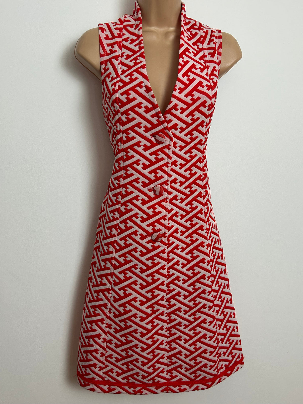 Vintage 1960s Size 12 Red & White Abstract Print Sleeveless Mod Shift Dress