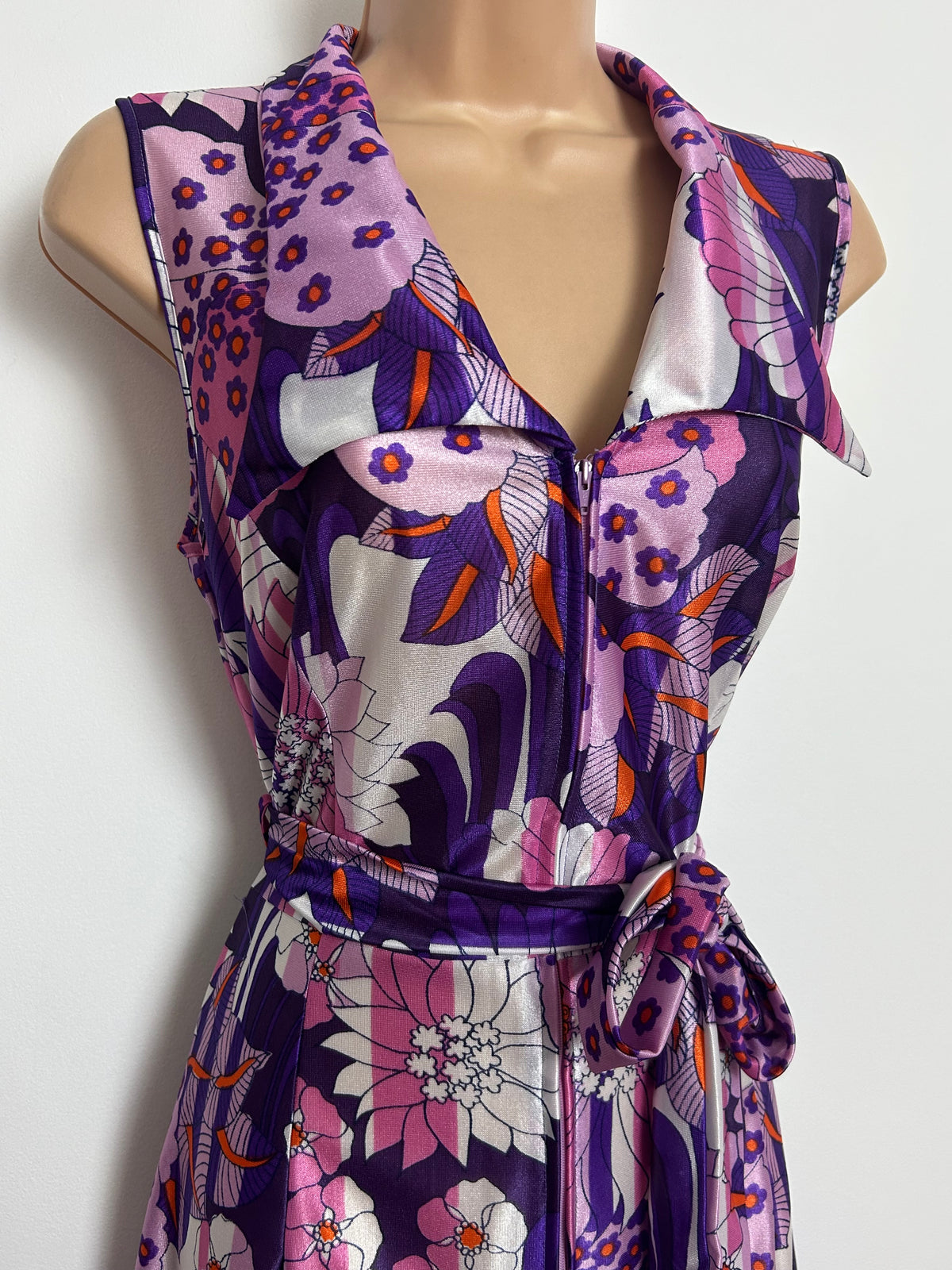 Vintage Early 1970s PIPPA DEE Size 10 Purple & Pink Tones Psychedelic Wide Leg Belted Jumpsuit