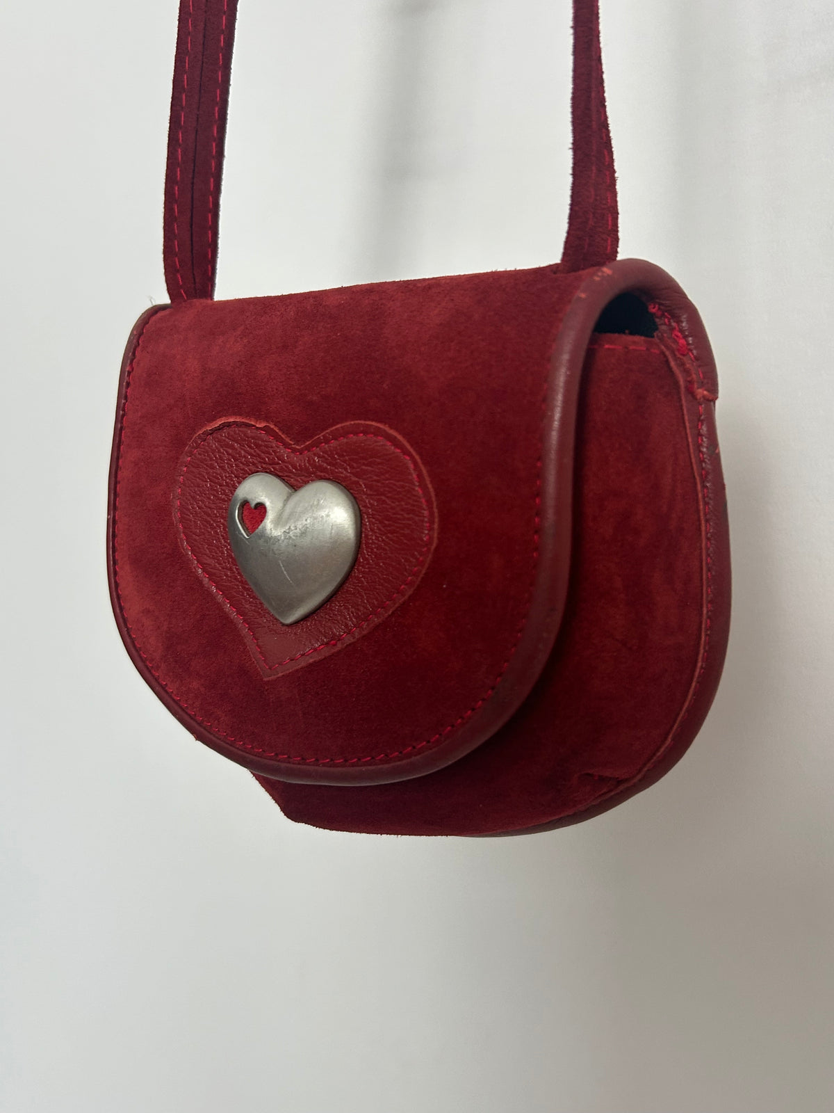 Vintage Early 1980s German Folk Red Suede Heart Detail Oktoberfest Trachten Dirndl Mini Crossbody Bag