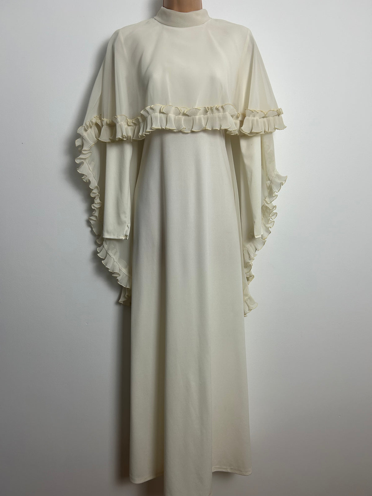 Vintage Early 1970s Size 8 Cream Chiffon Cape Overlay Long Sleeve Boho Occasion Dress Hostess Gown