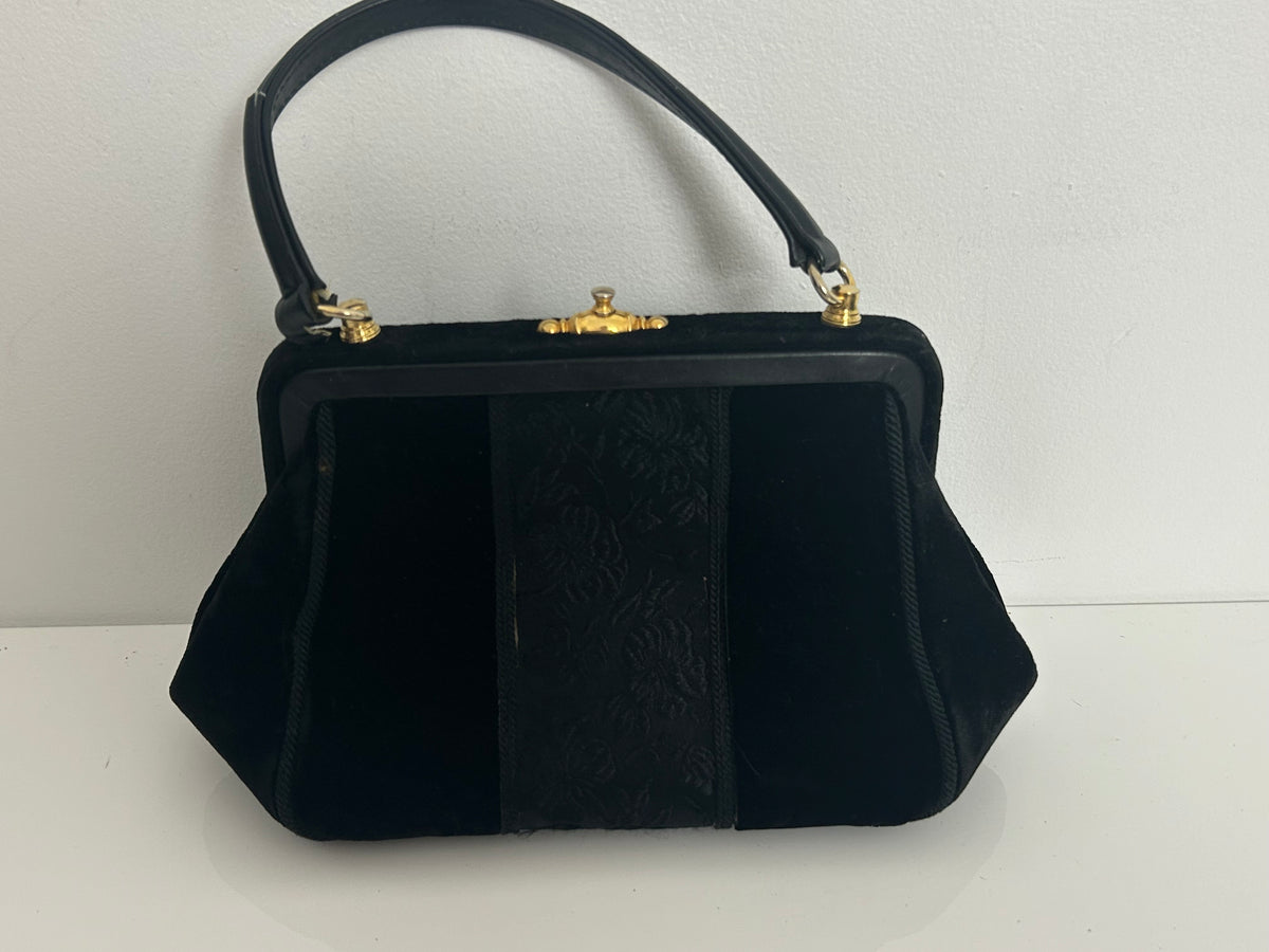 Vintage 1950s Beautiful Black Velvet & Floral Embroidered Bow Bottom Cocktail Evening Bag