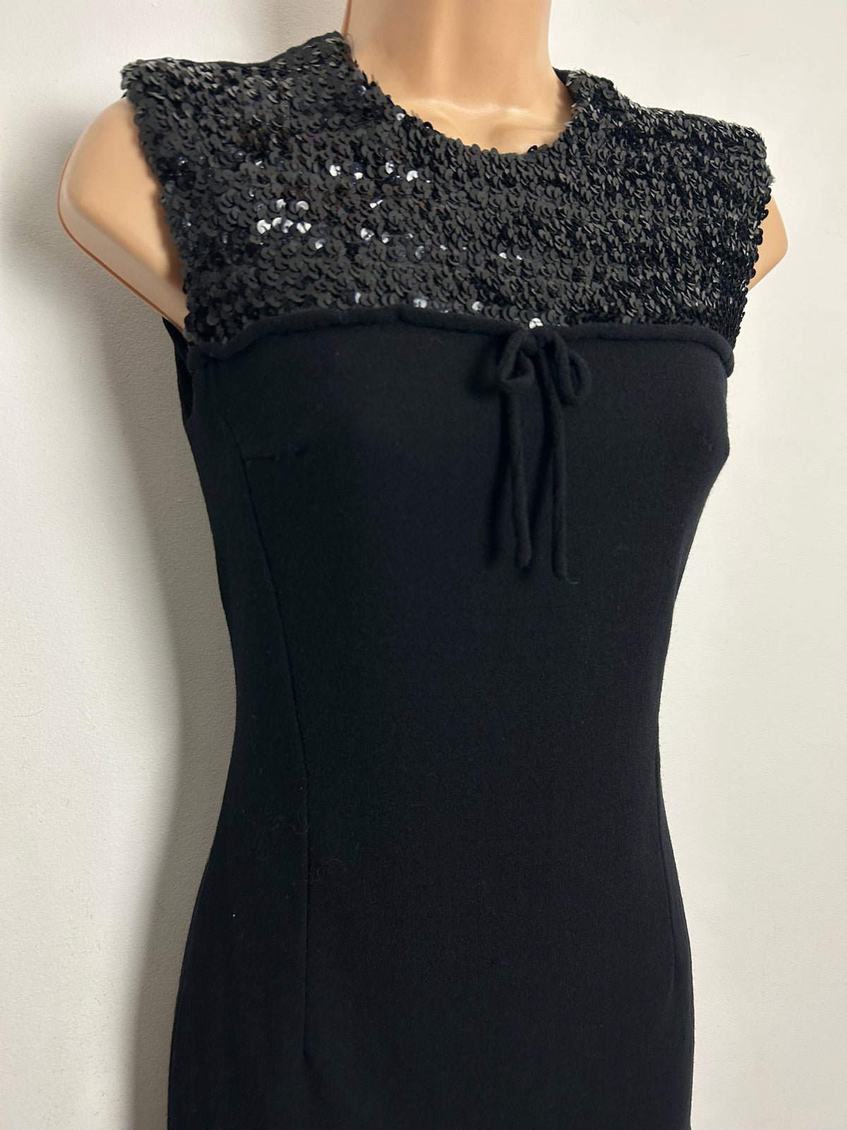 Vintage 1960s Size 8 Mod Sequin Detail Little Black Mini Shift Dress