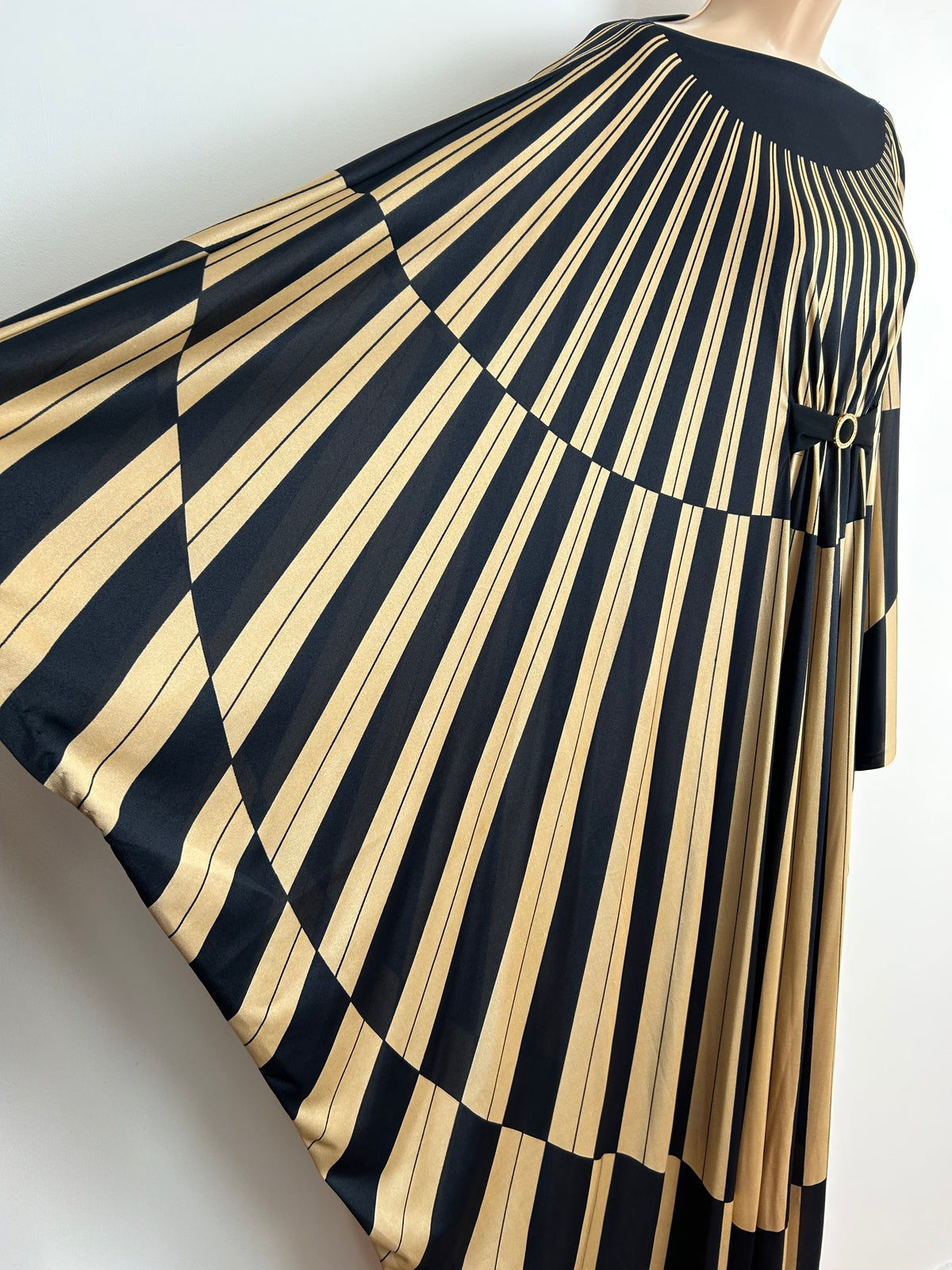Vintage 1970s AMAZING One Size Black & Gold Stripe Print Very Wide Sleeve Occasion Evening Kaftan Maxi Dress