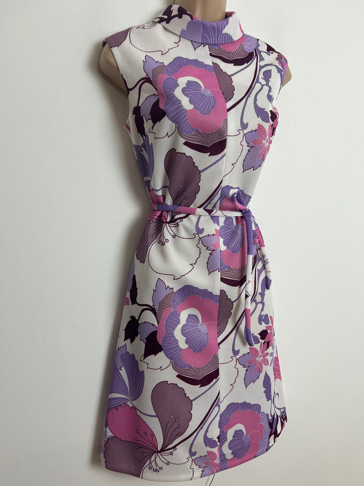 Vintage Early 1970s ST MICHAEL Size 10 White Pink Lilac & Plum Floral Print Sleeveless Belted Mod Dress