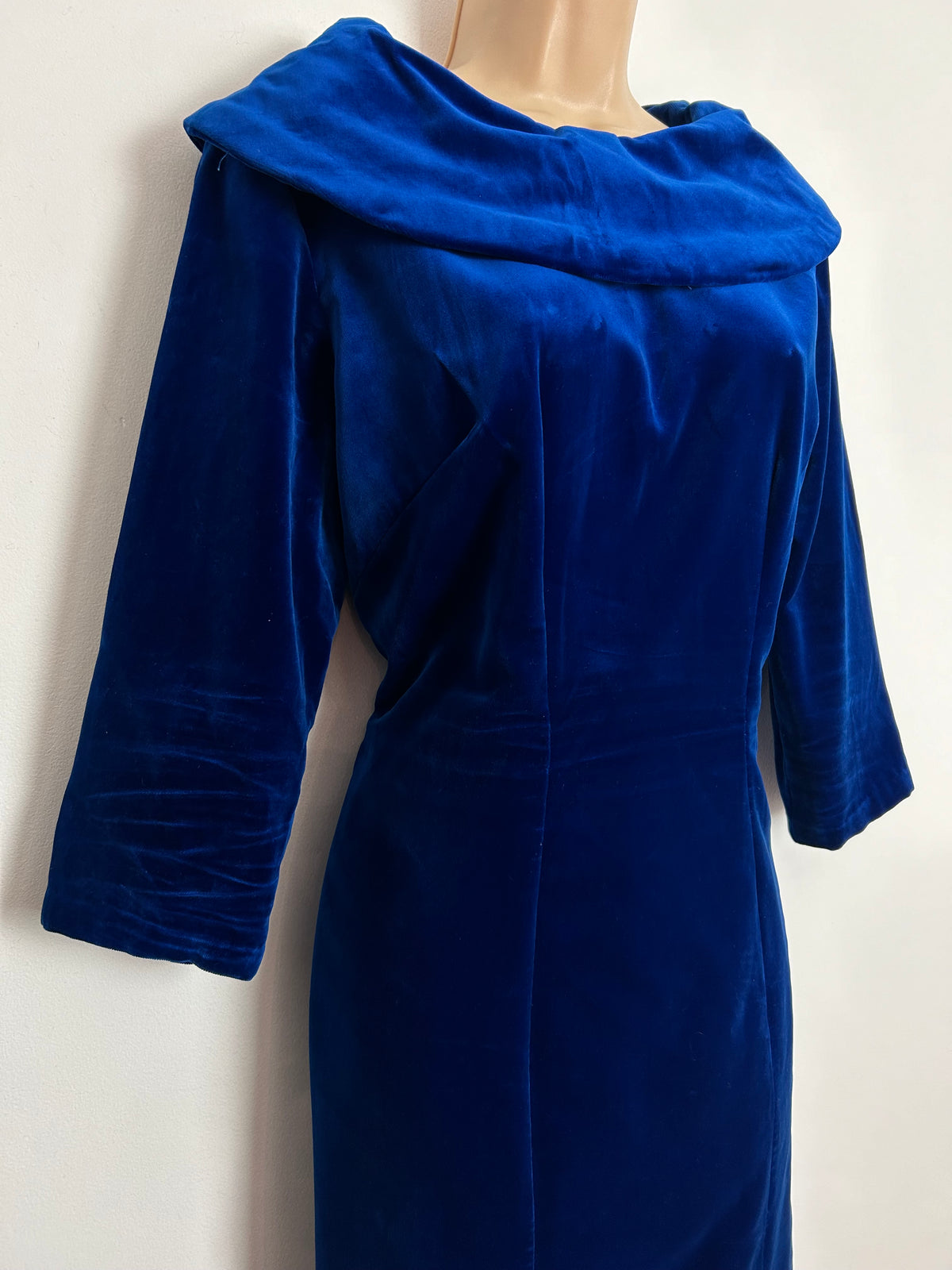 Vintage 1960s UK Size 14 Electric Blue Bardot Collared 3/4 Sleeve Fitted Wiggle Velvet Dress