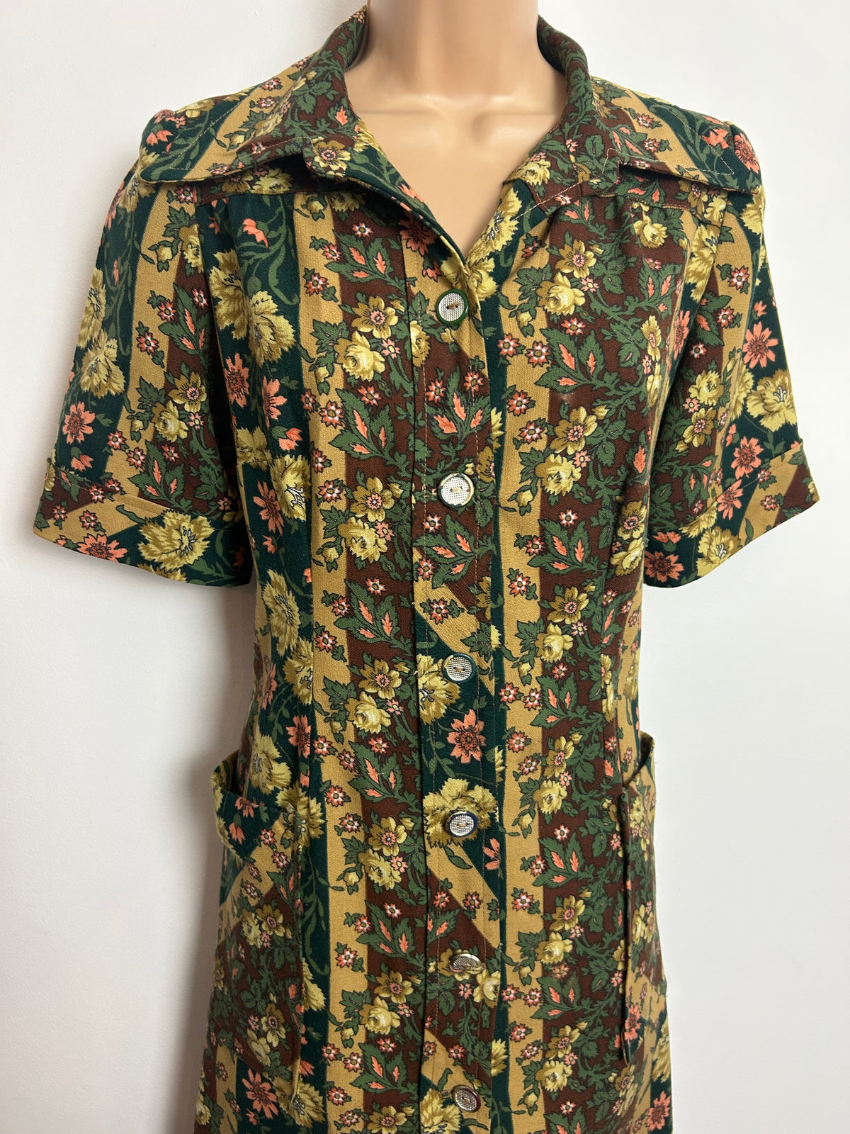 Vintage 1970s 12 Brown Beige & Green Stripe & Floral Print Mod Shift Dress