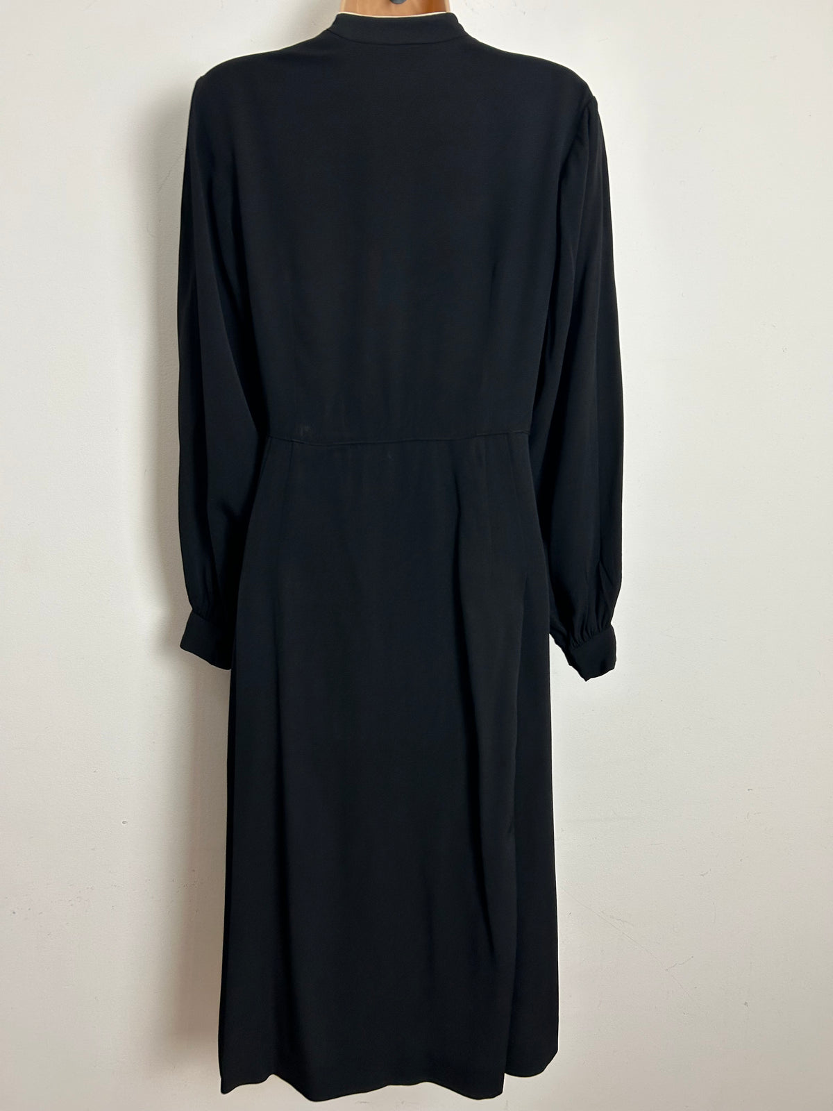 Vintage 1940s Size 14-16 Black Rayon Long Sleeve Mid Length Day Dress