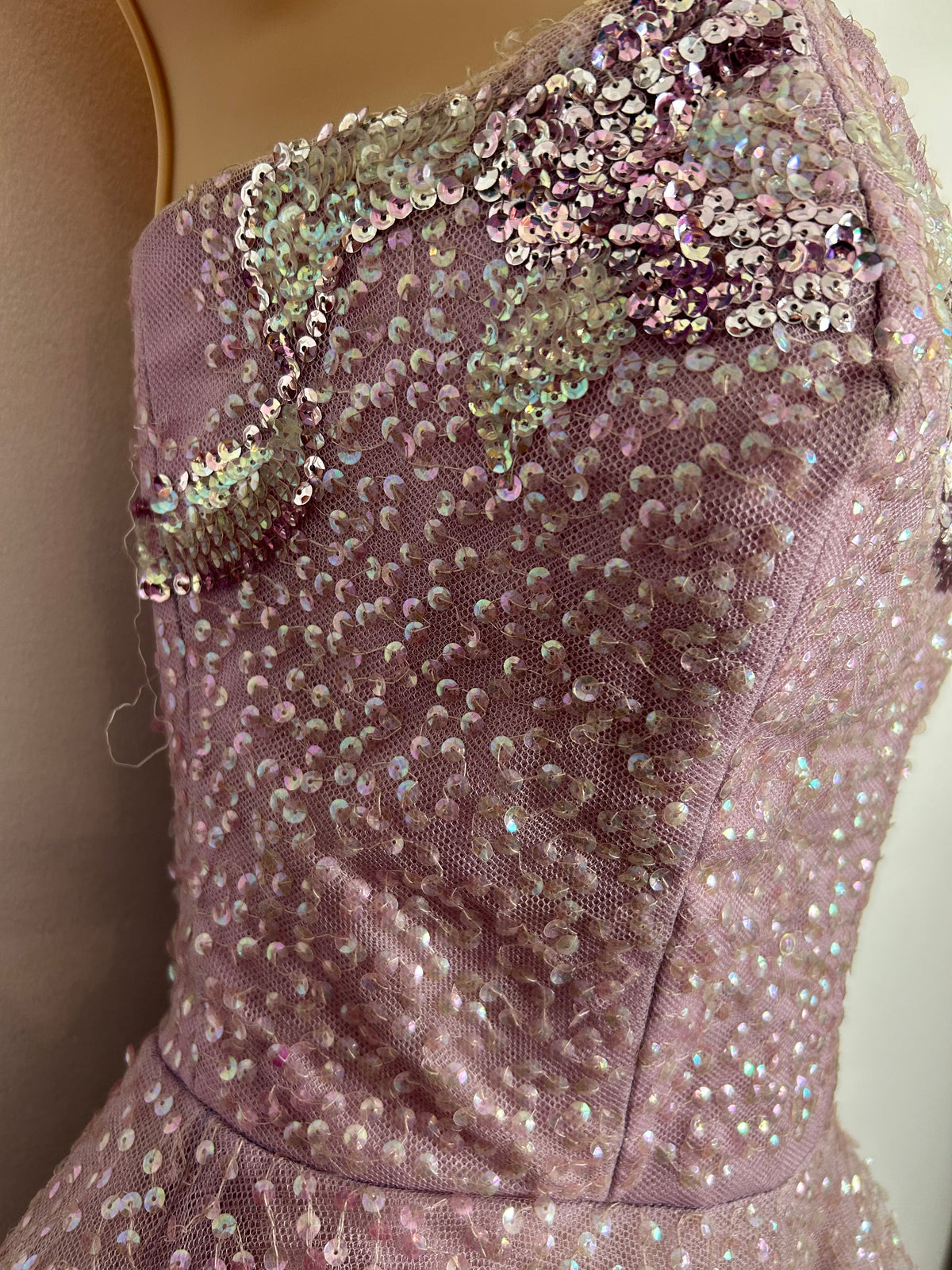 Vintage Early 1950s (Possibly 1940s) UK Size 6 Pale Mauve Tulle Net Sequin Strapless Princess Ballgown