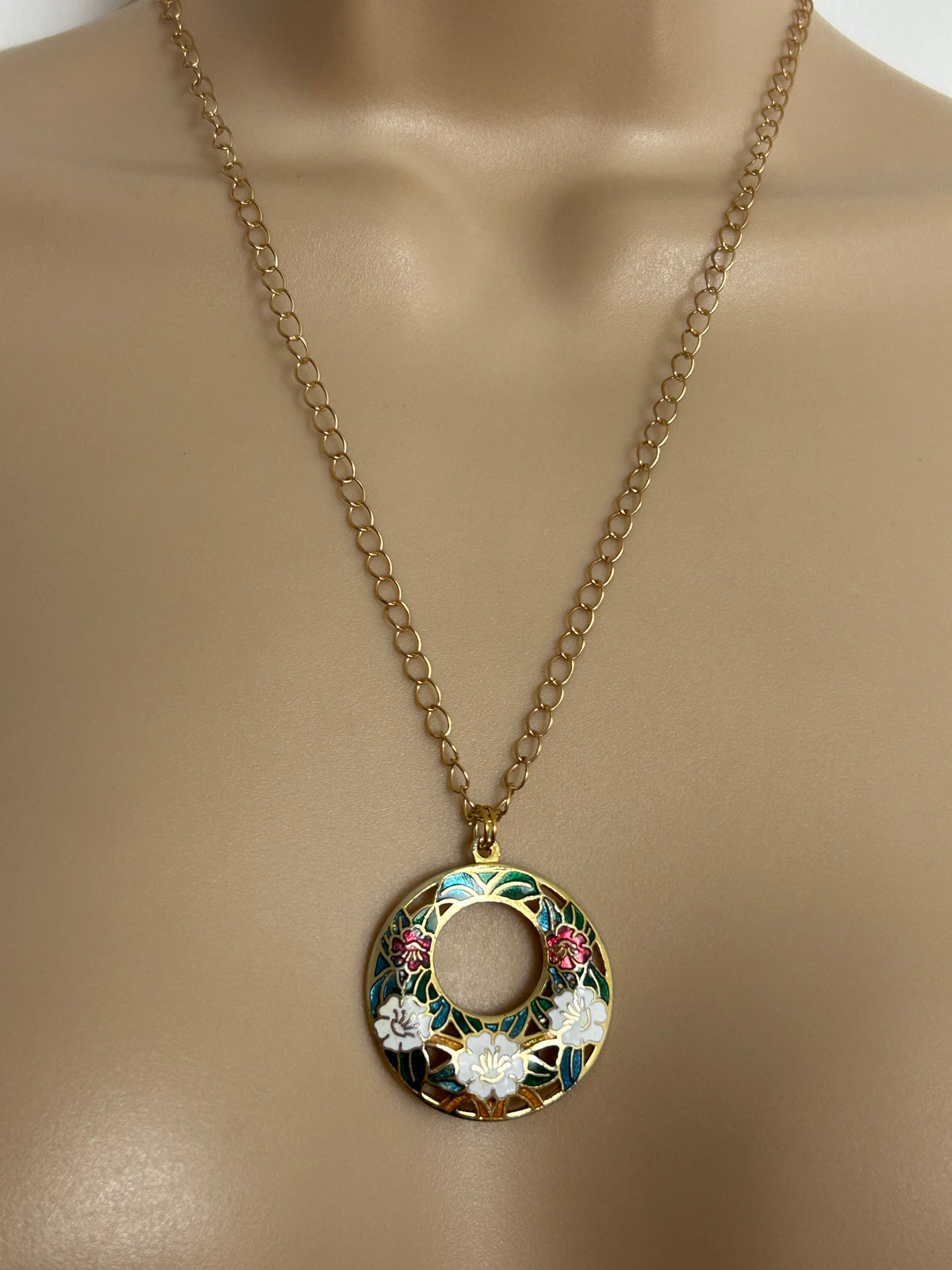 Vintage Gold Tone & Cloisonne Enamel White Red & White Floral Pendant With Necklace