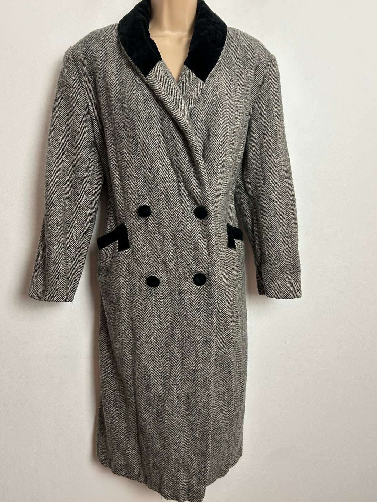 Vintage 1980s NOBLE FASHIONS UK Size 14 Grey Herringbone Wool Velvet Trim Double Breasted Coat