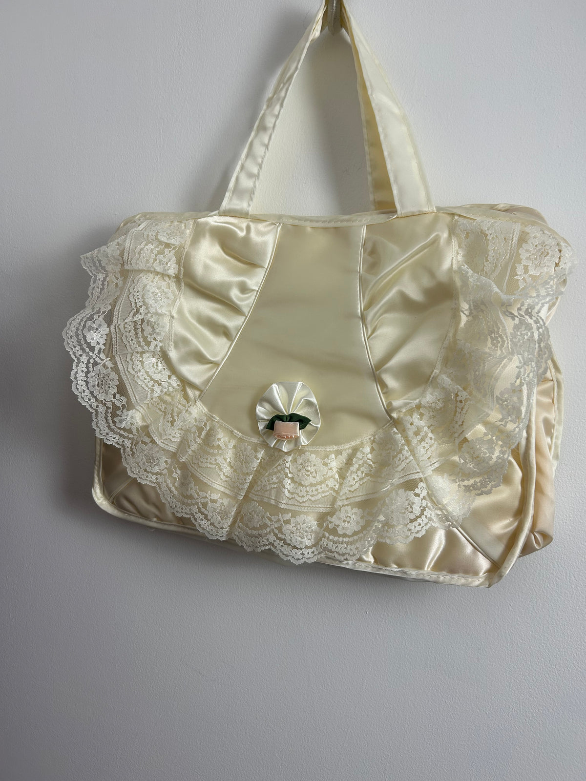 Vintage 1960s Never Used Cream Satin Lace & Floral Applique Lingerie Negligee Travel Bag