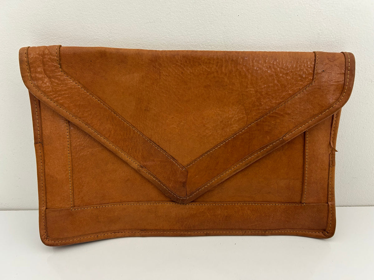 Vintage 1970s Large Tan Brown Leather Envelope Clutch Bag