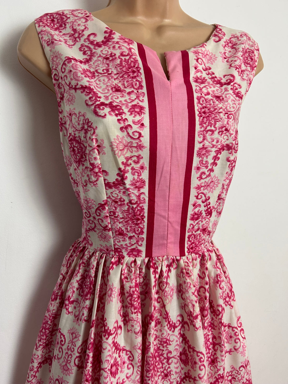 Vintage 1950s WANDA Size 12 White & Pink Tones Nouveau Print Cotton Summer Day Dress