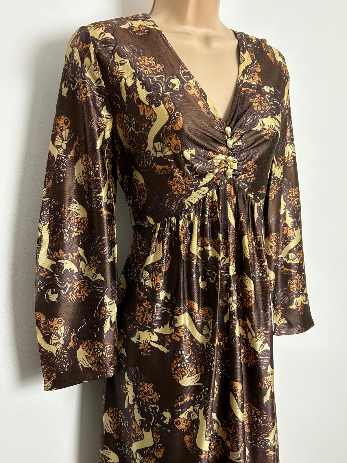 Vintage 1970s ANKEN Size 10 Brown & Beige Tones Figurine Novelty Print Long Sleeve Maxi Dress